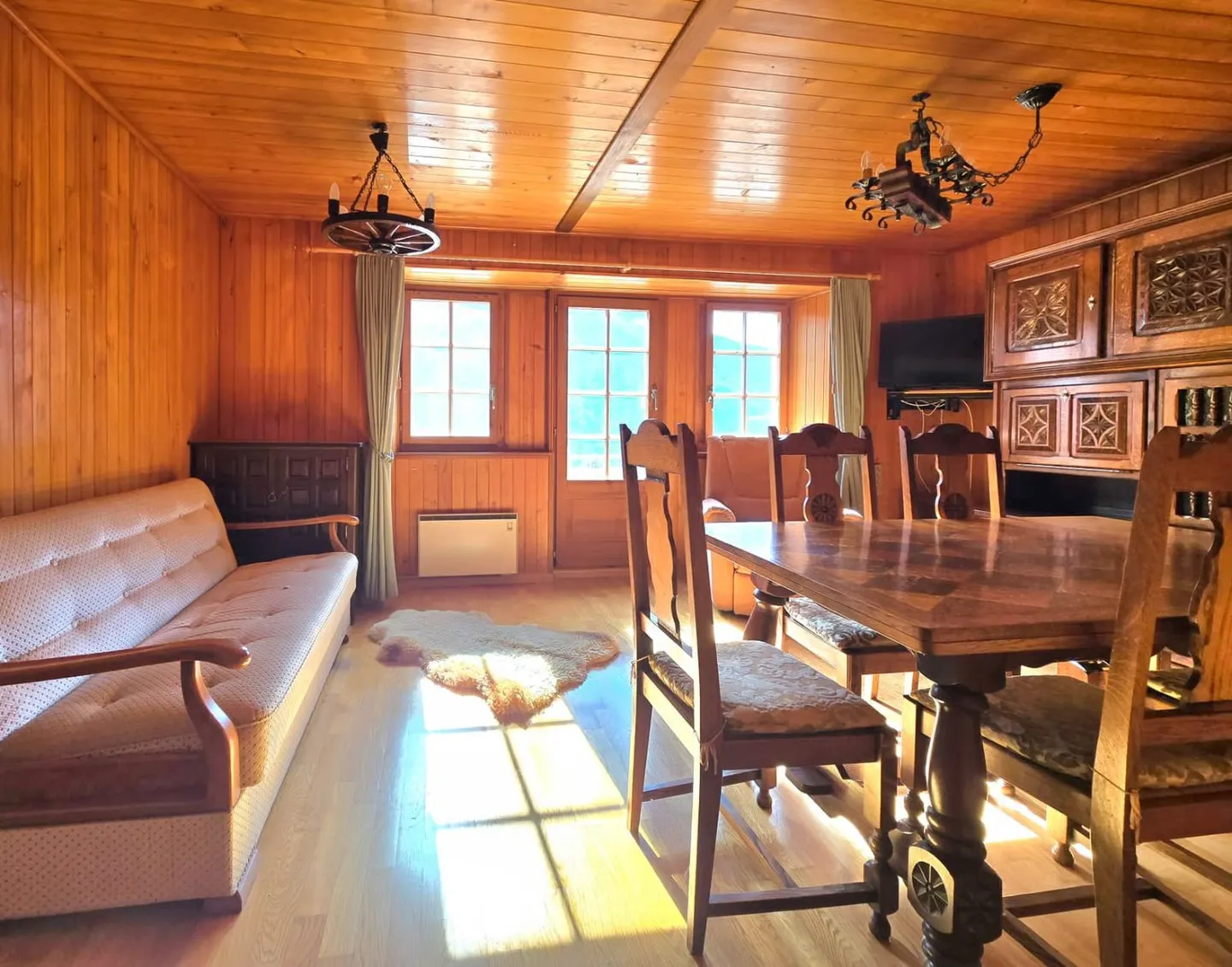 Charming apartment in Eison (Val d'Hérens) with a view, large garden and garage - Photo 2 of 20