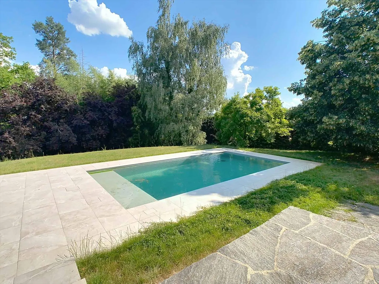 Fully renovated individual villa with pool - Photo 3 of 3