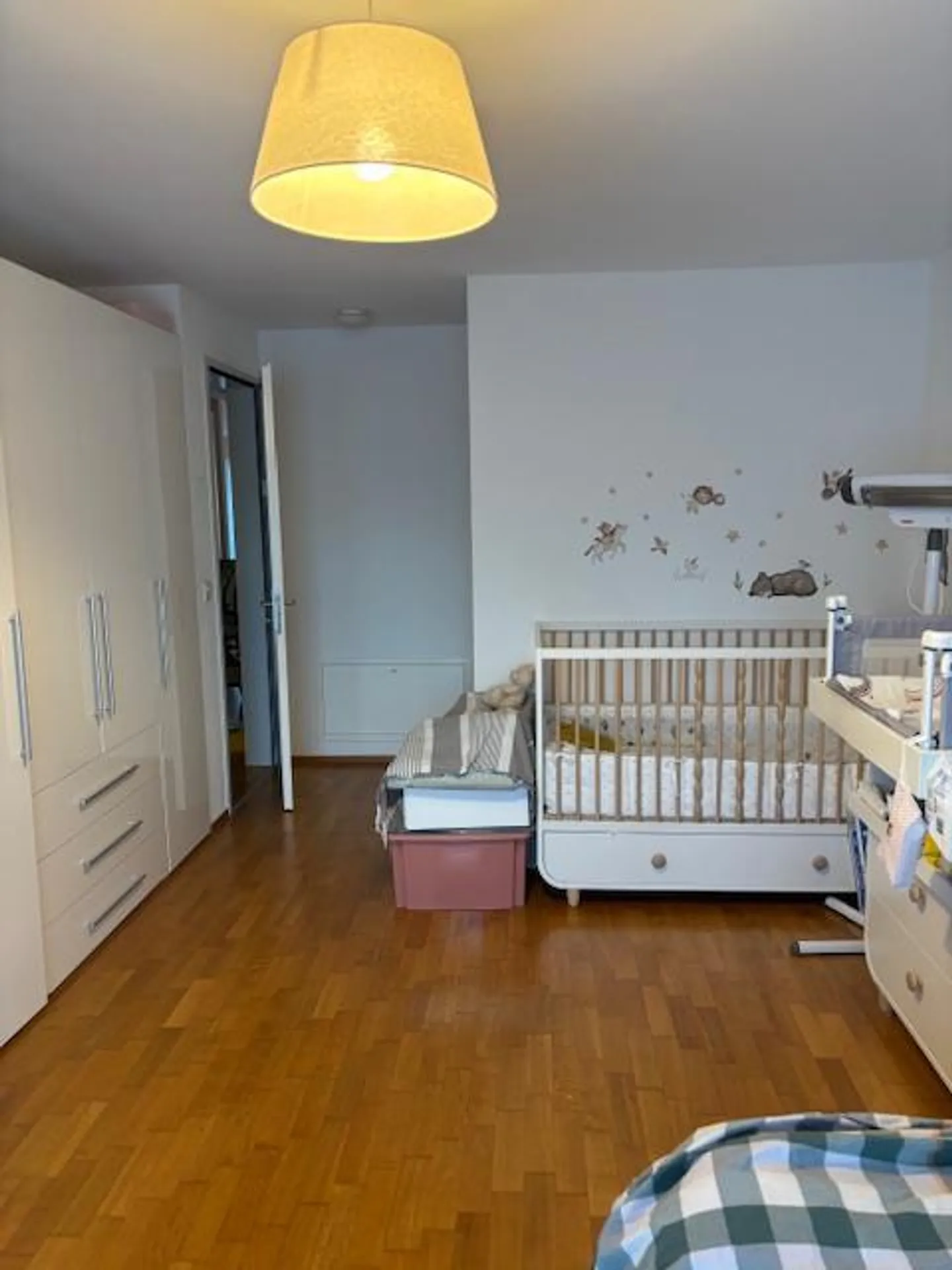 3.5 Room Apartment with View of City and Nature - Photo 4 of 7