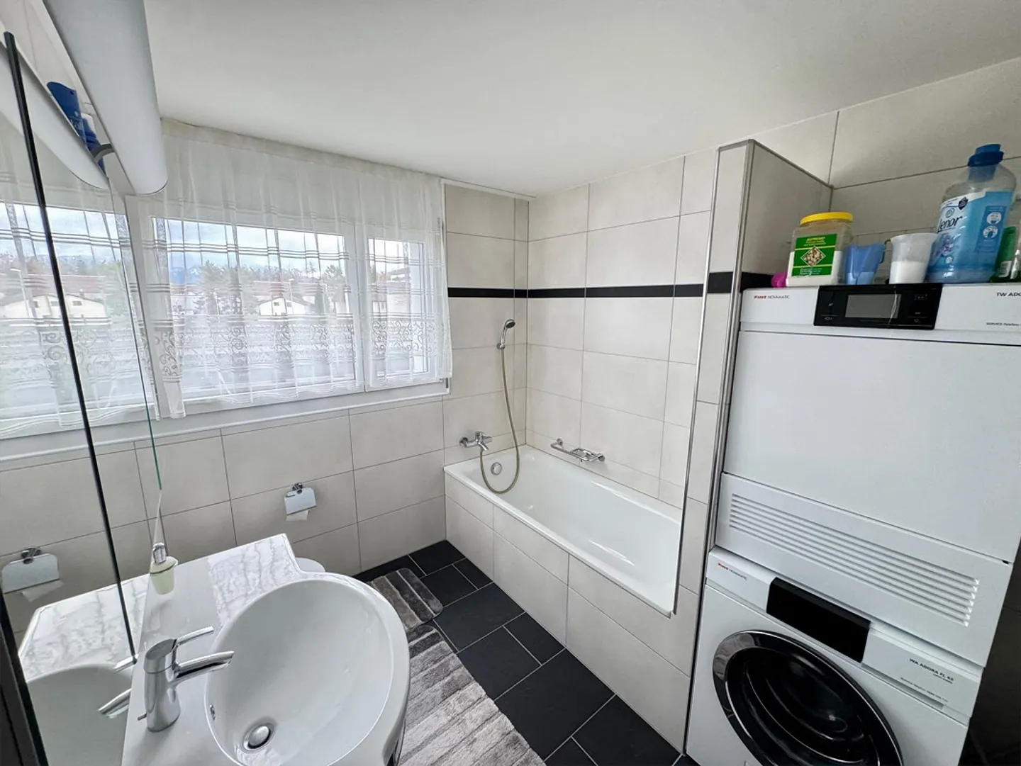 Appartement moderne de 4,5 pièces près du lac à Lachen - incl. 2 places de parking souterrain - Photo 9 sur 14