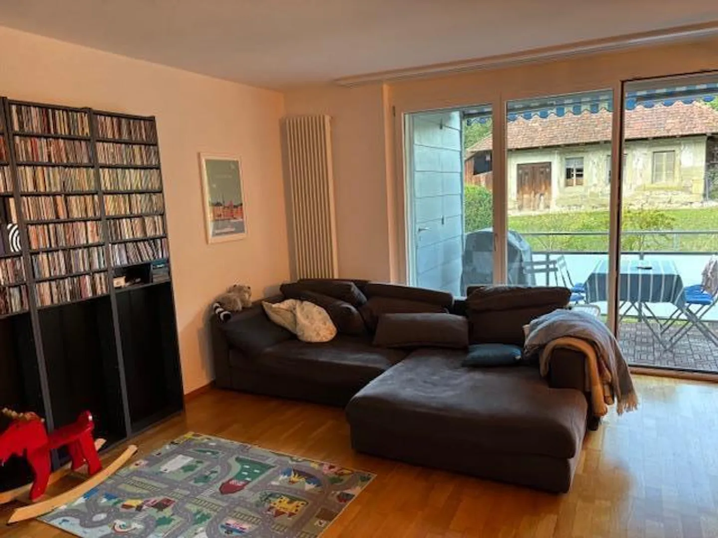 3.5 Room Apartment with View of City and Nature - Photo 2 of 7