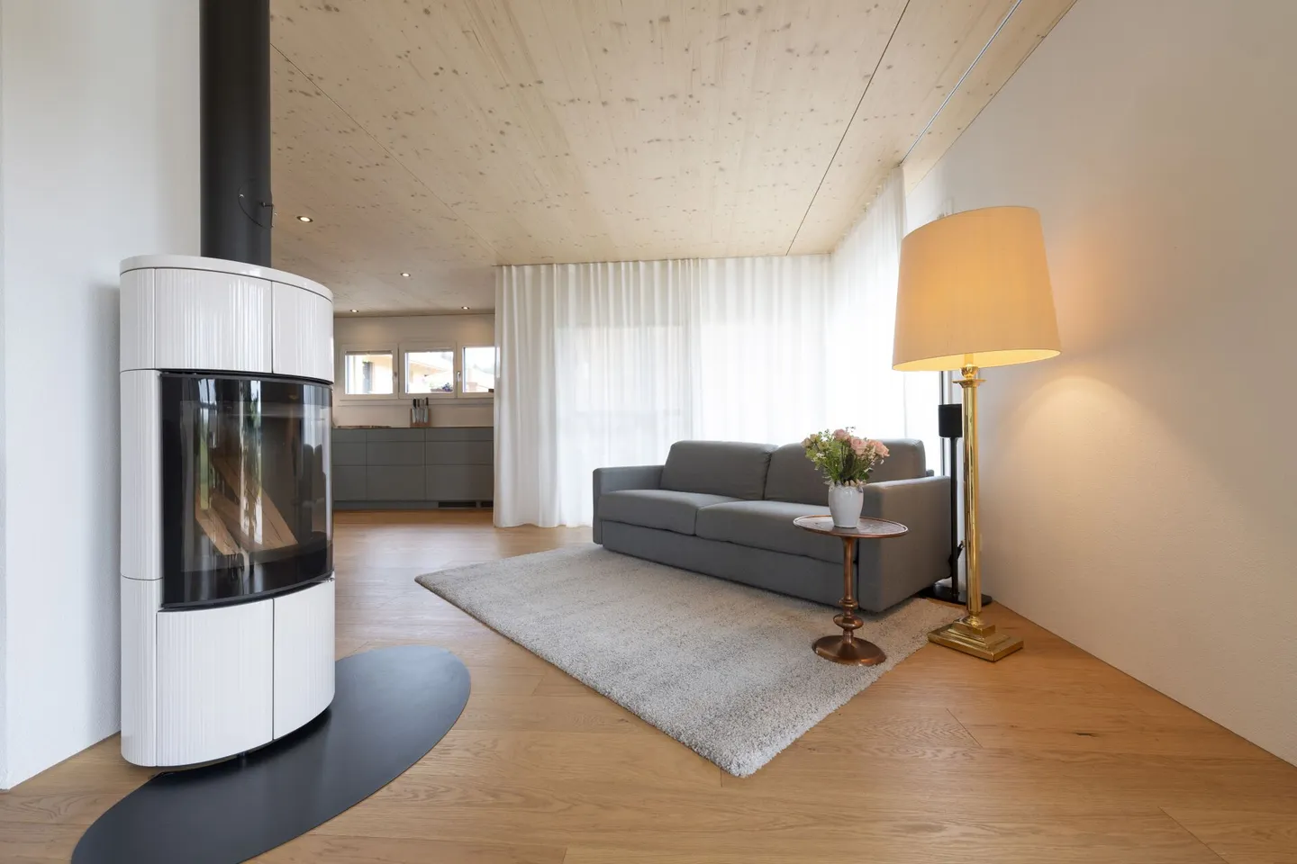 Modern Detached House with Versatile Space Offer - Photo 4 of 13