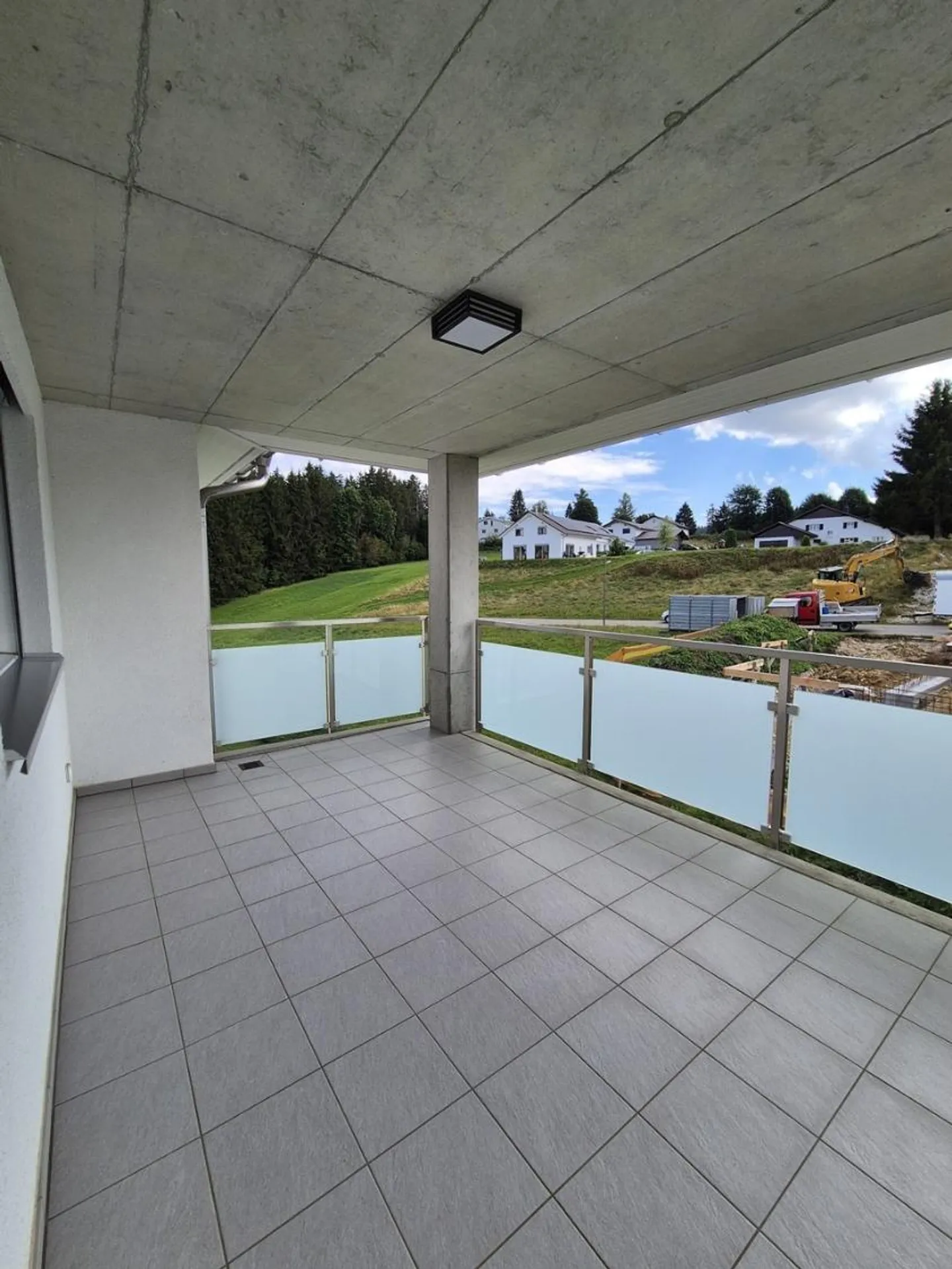 Appartement spacieux 4,5 pièces - Photo 4 sur 11