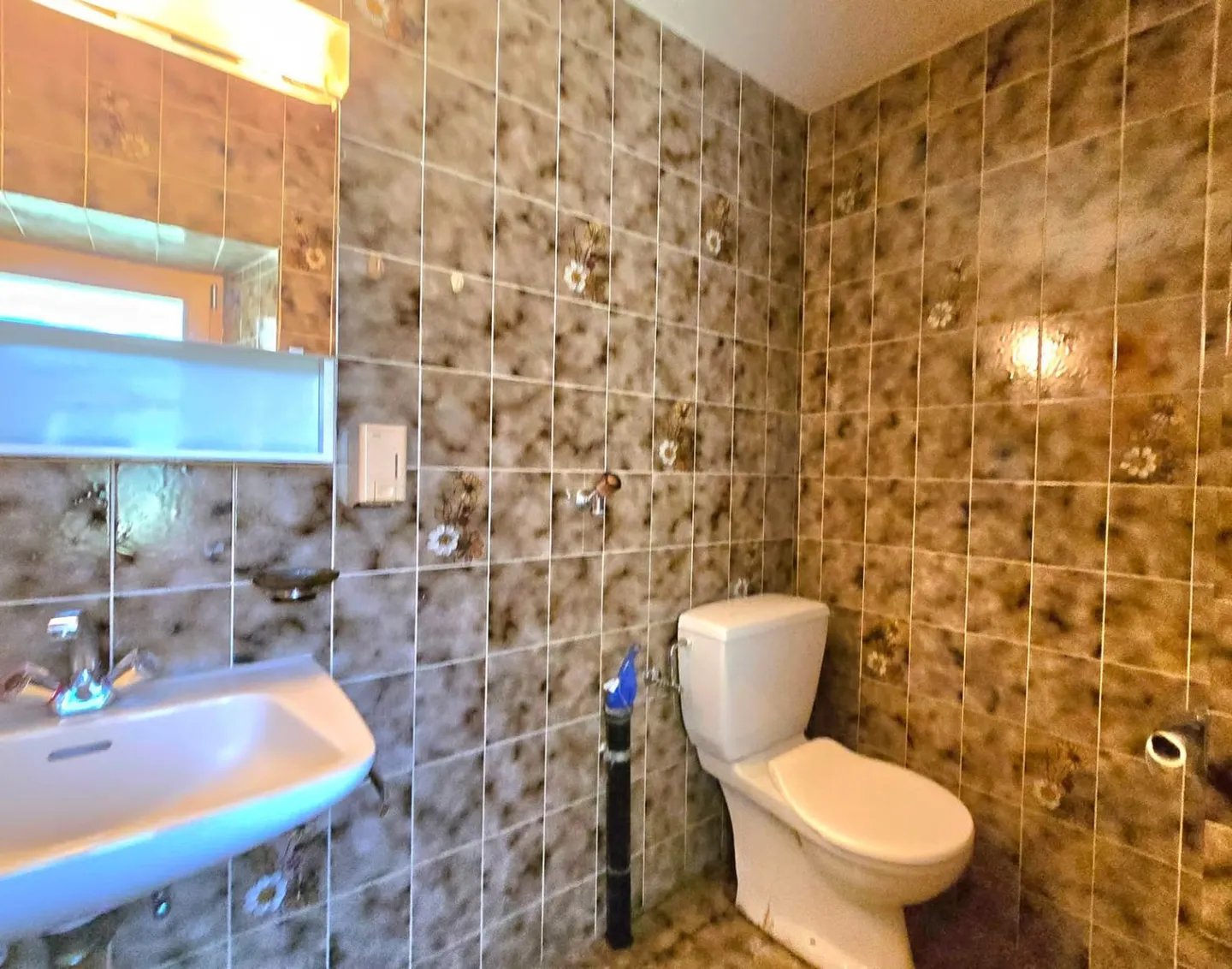 Charming apartment in Eison (Val d'Hérens) with a view, large garden and garage - Photo 11 of 20