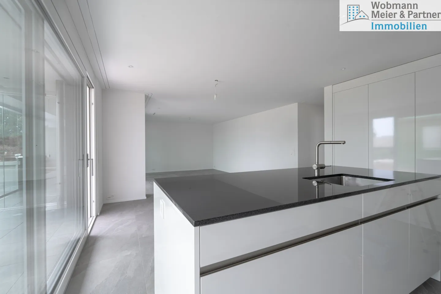 Appartement neuf de 4,5 pièces de haute qualité avec jardin d'hiver au rez-de-chaussée - Photo 2 sur 9