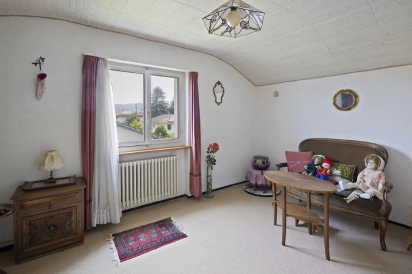 Gioiello segreto con grande giardino in posizione adatta alle famiglie - Foto 8 di 13