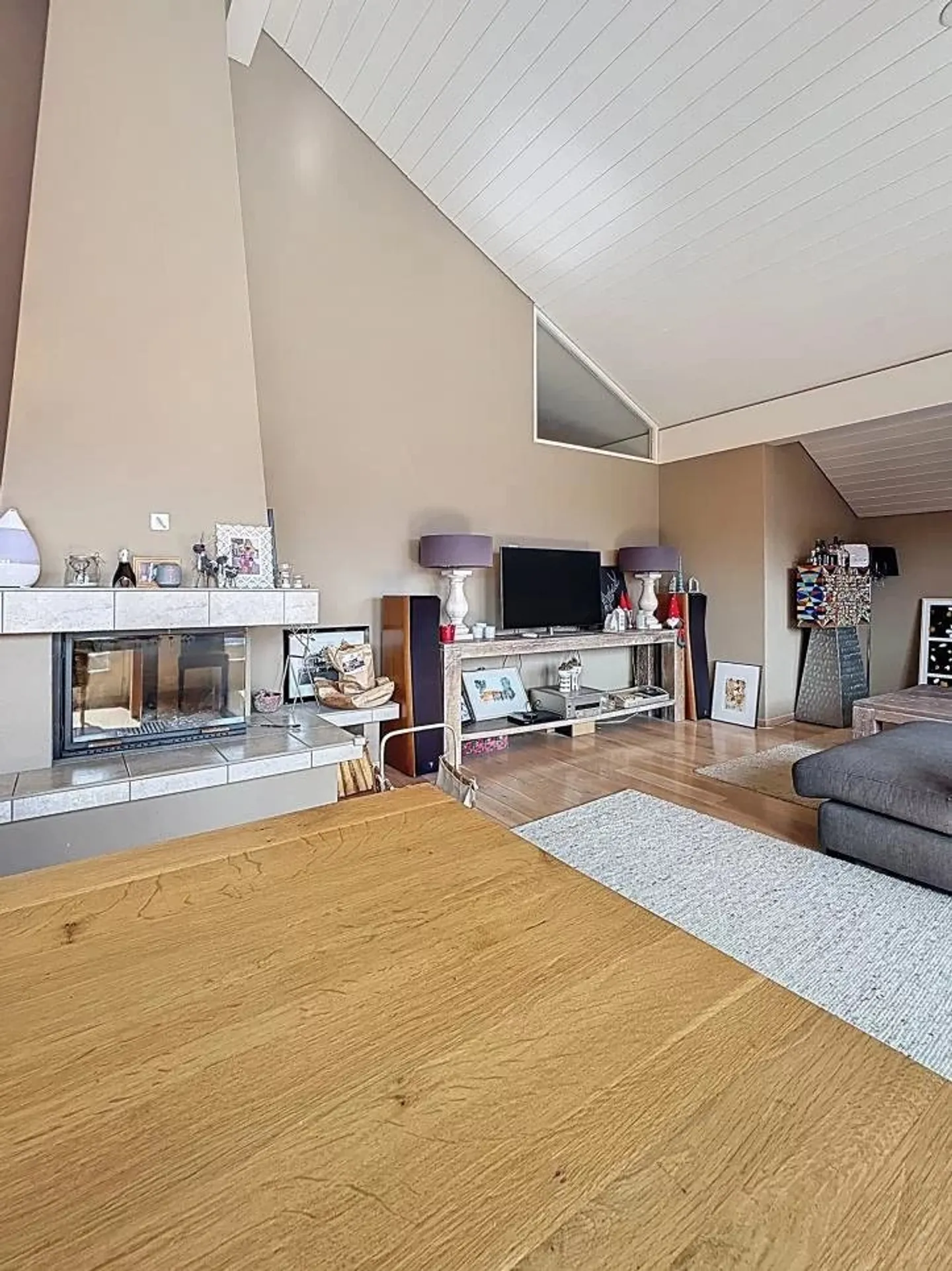 Exclusivité - Superbe attique de 5.5 pièces avec vue imprenable sur les montagne - Foto 5 di 15