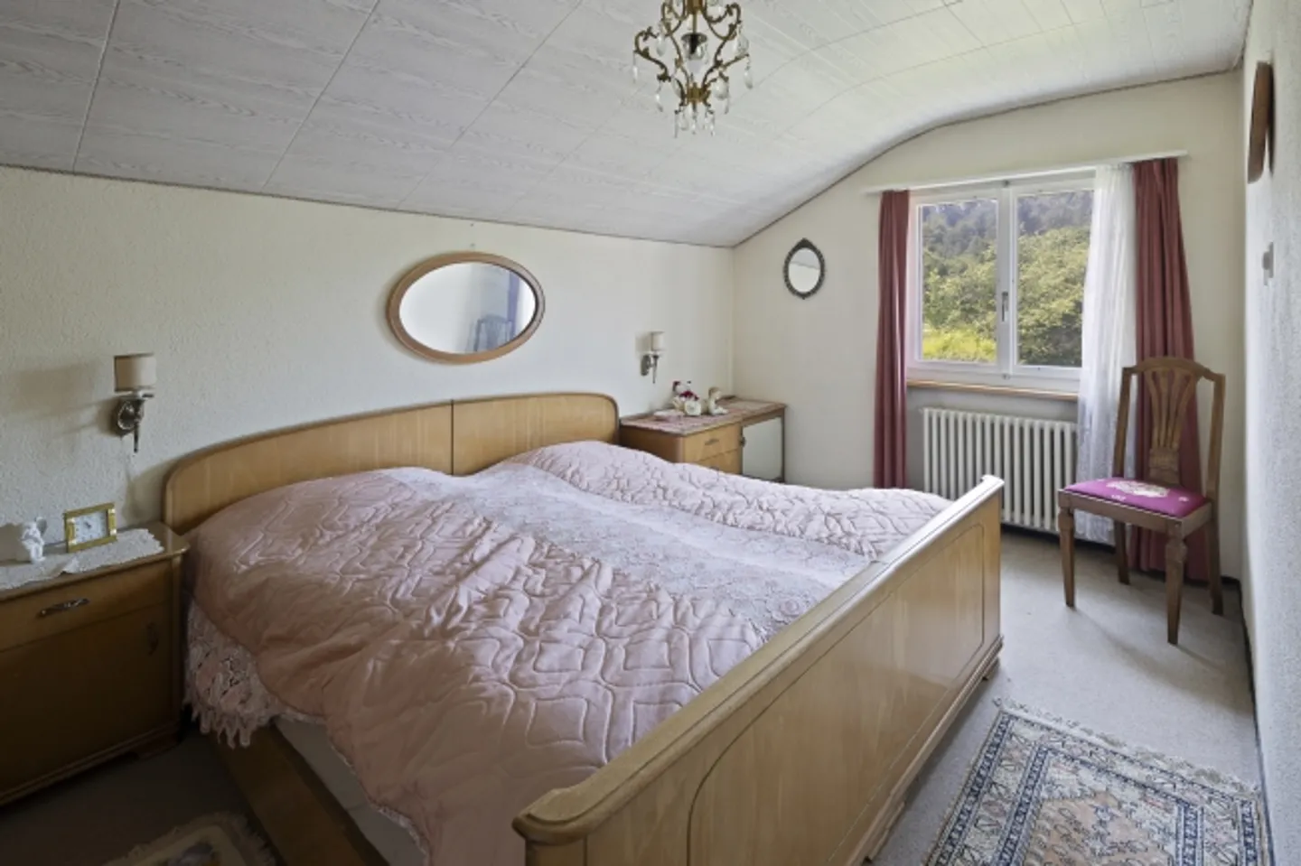 Gioiello segreto con grande giardino in posizione adatta alle famiglie - Foto 9 di 13