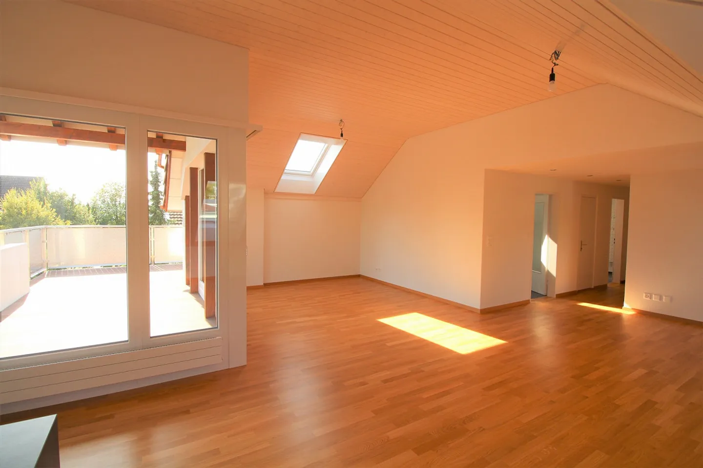 Appartamento mansardato, recentemente ristrutturato, grande e tranquillo, adiacente a Wil - Foto 2 di 17