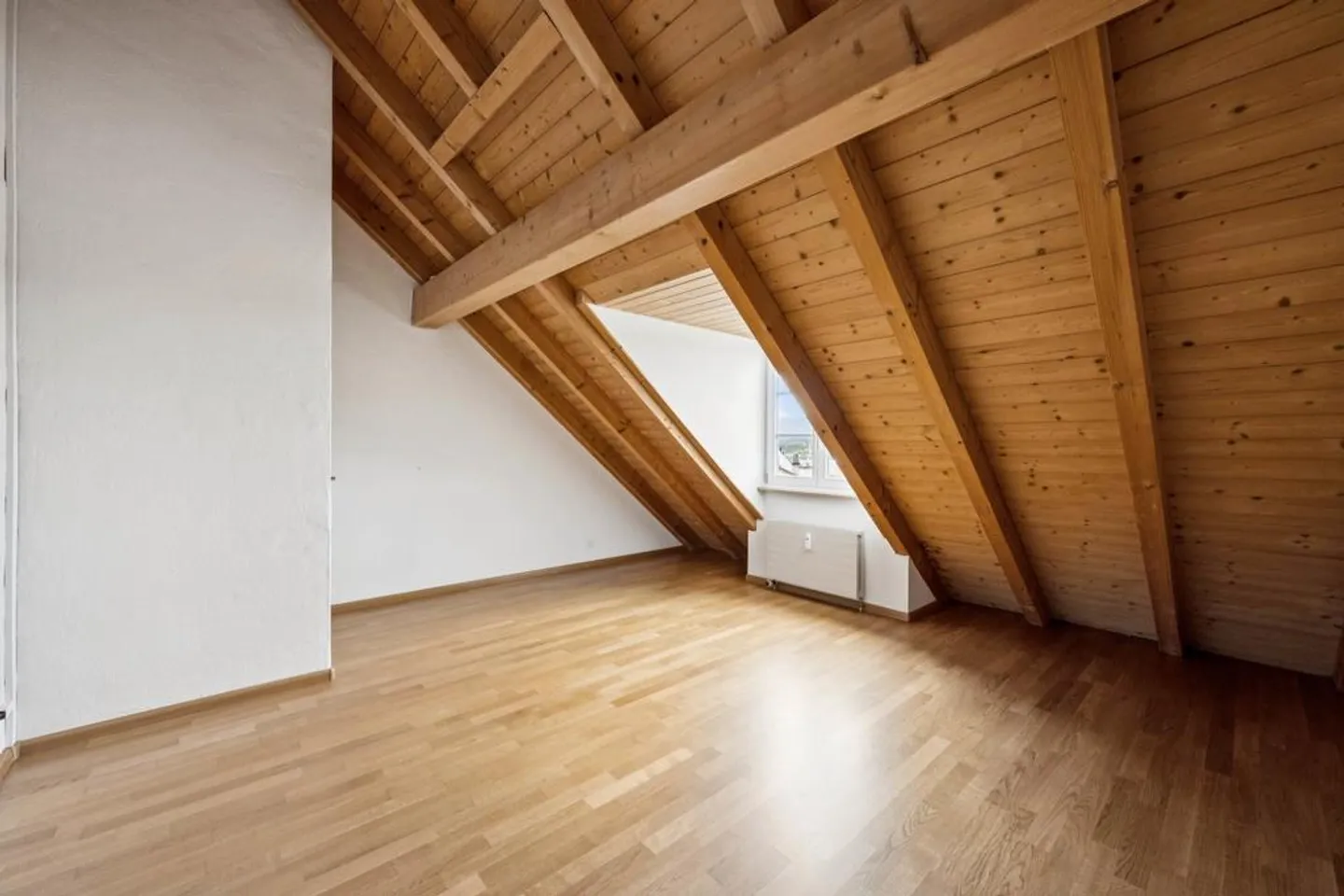 Appartement en duplex de 3,5 pièces récemment rénové de 174m2 - Photo 8 sur 12