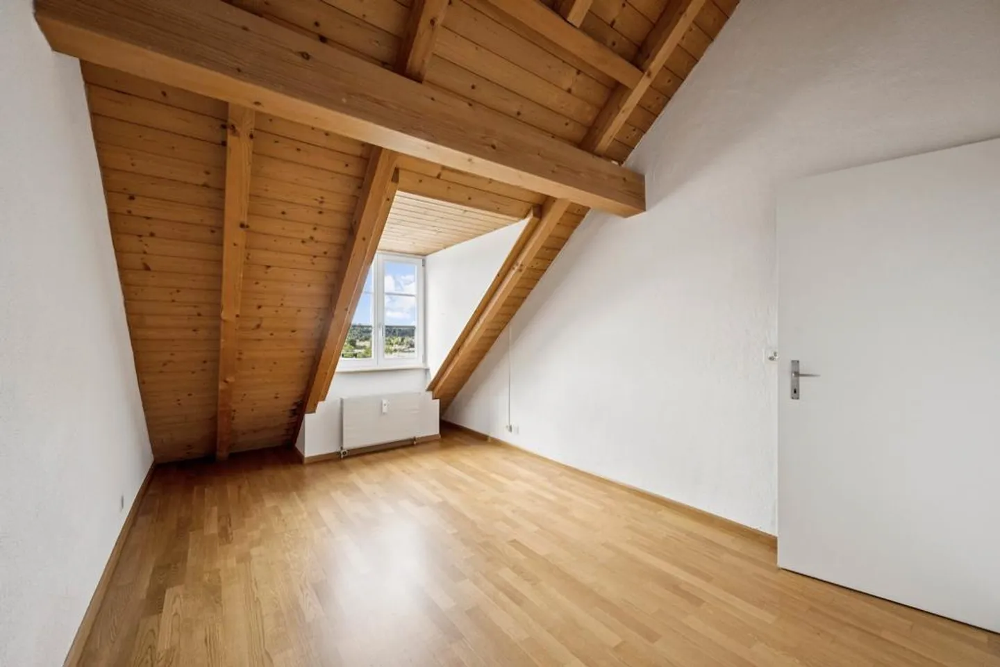 Appartement en duplex de 3,5 pièces récemment rénové de 174m2 - Photo 9 sur 12