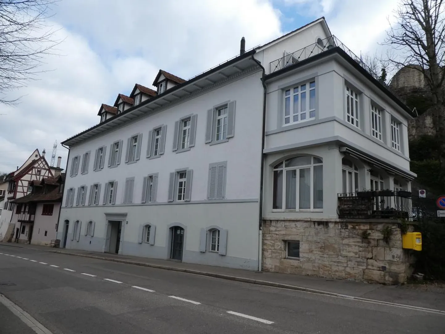 Appartement en duplex de 3,5 pièces récemment rénové de 174m2 - Photo 1 sur 12