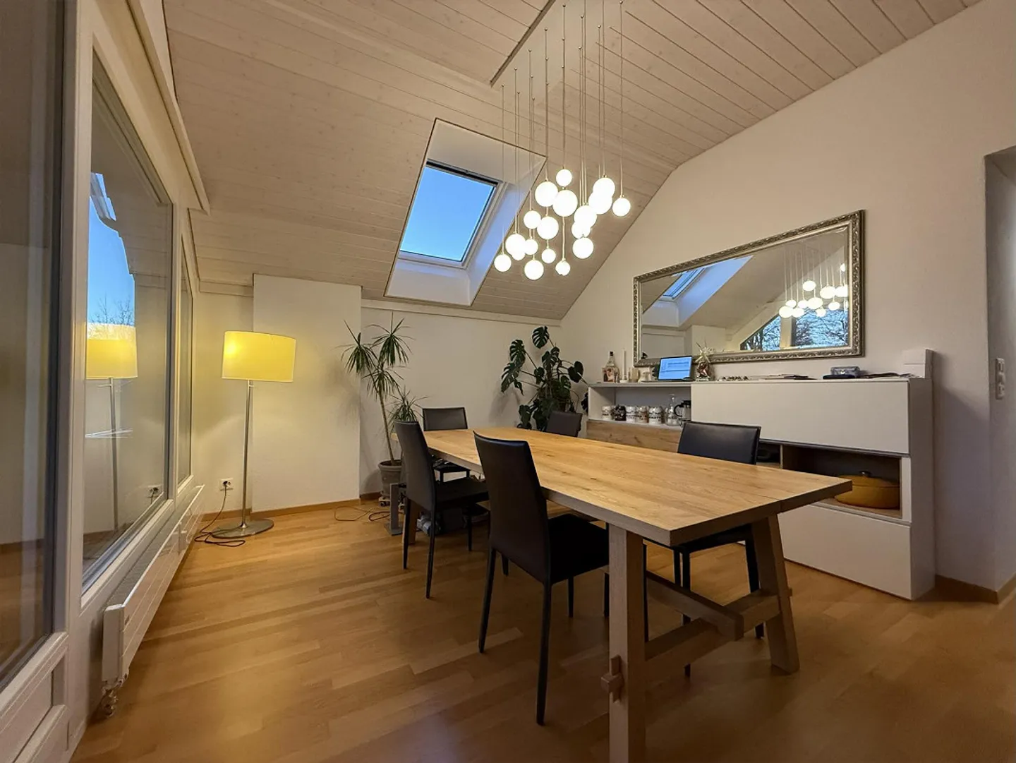 Appartamento mansardato, recentemente ristrutturato, grande e tranquillo, adiacente a Wil - Foto 6 di 17