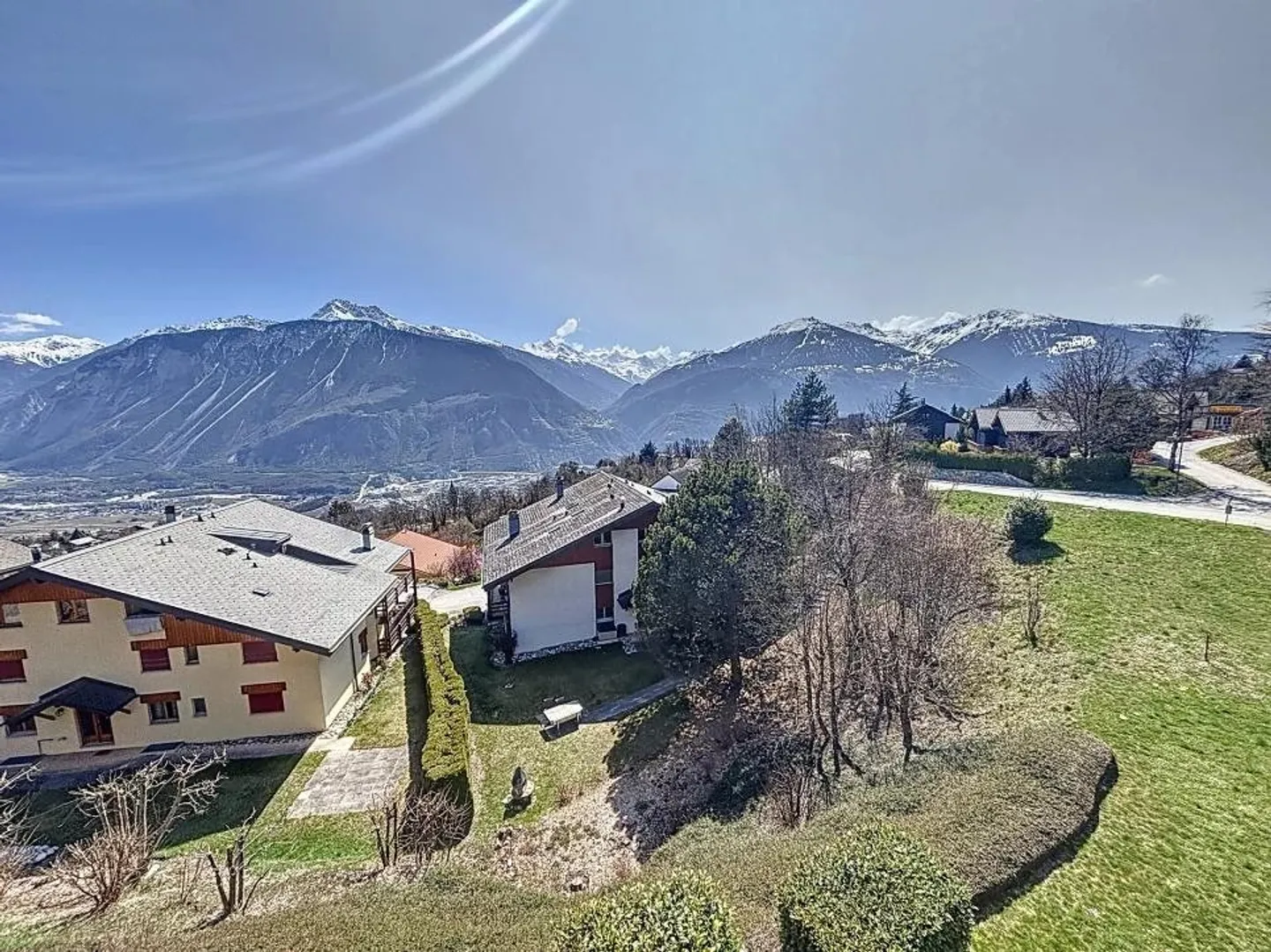 Exclusivité - Superbe attique de 5.5 pièces avec vue imprenable sur les montagne - Foto 7 di 15