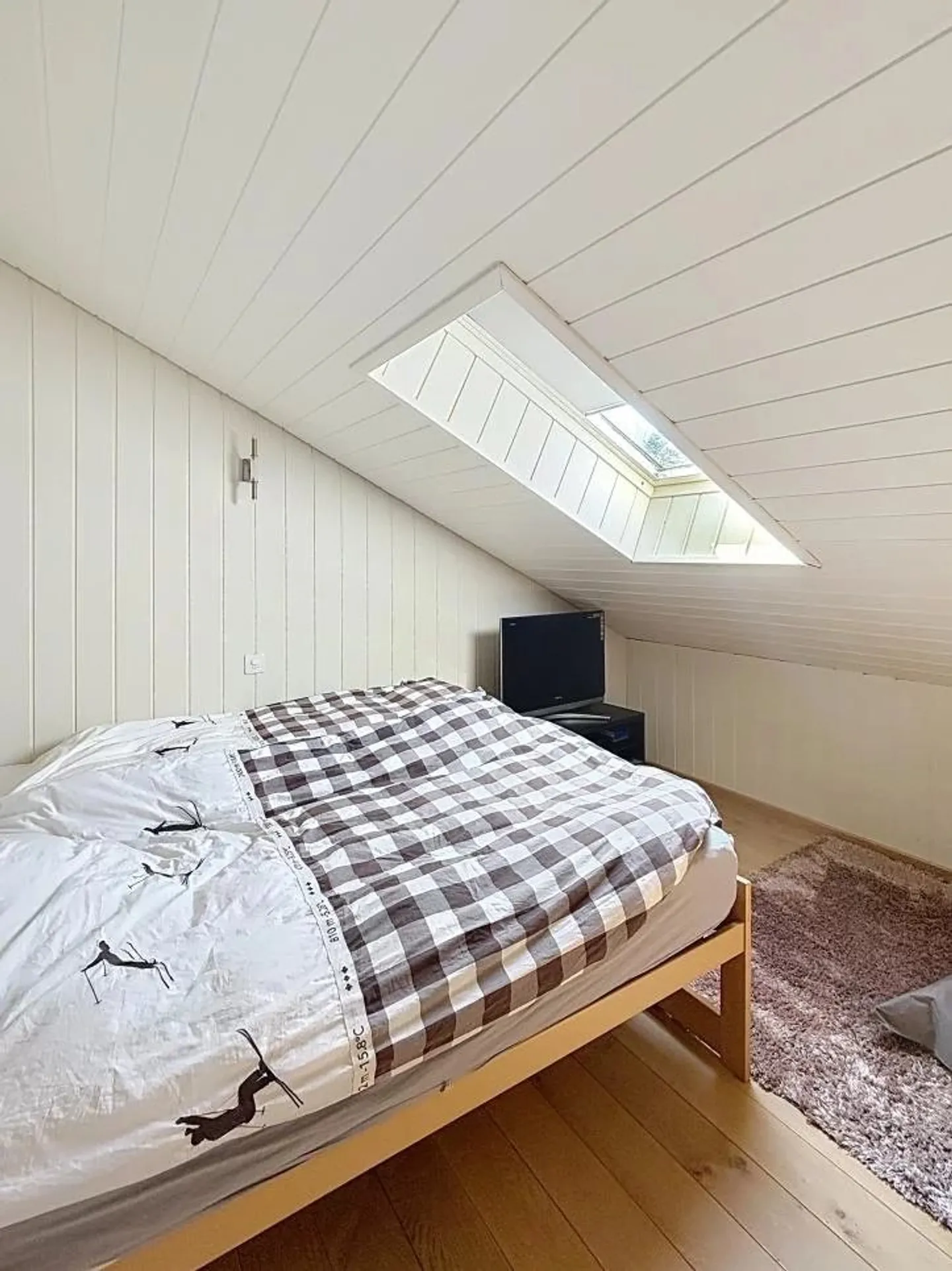 Exclusivité - Superbe attique de 5.5 pièces avec vue imprenable sur les montagne - Foto 9 di 15