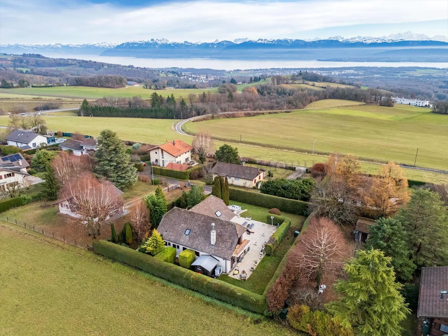 Villa with panoramic lake view 10 minutes from Gland! - Photo 6 of 7