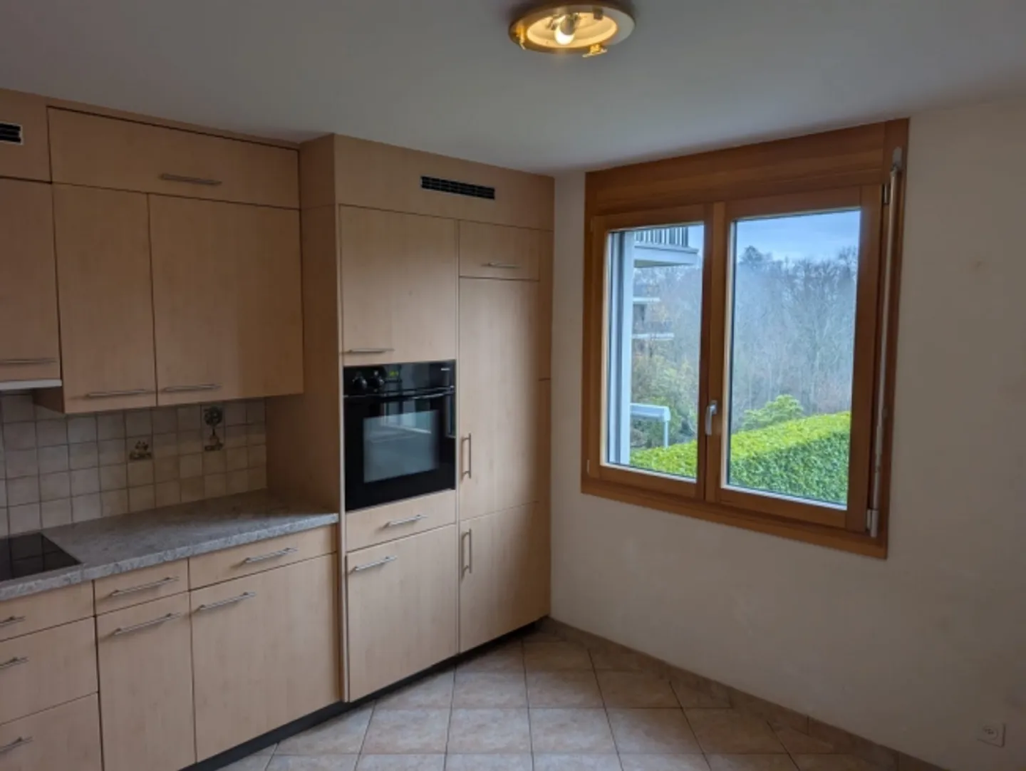 „ZU VERMIETEN - Seltenes Objekt in Nyon“ - Foto 2 von 5