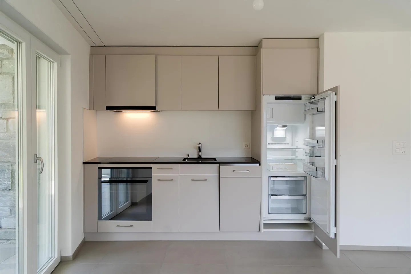 Modern 2.5-room apartment with terrace and panoramic view - Photo 5 of 18