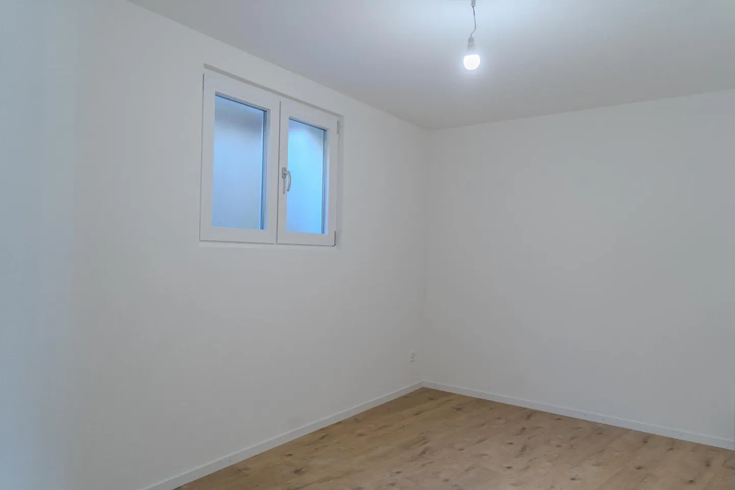 Modern 2.5-room apartment with terrace and panoramic view - Photo 11 of 18