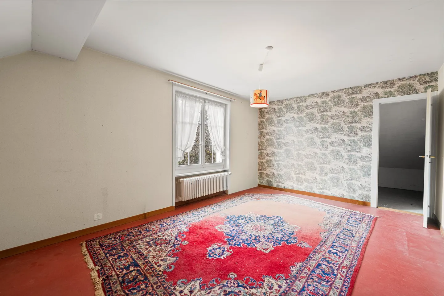 Magnificent Villa for Renovation in the Heart of the Vineyards with Exceptional Views of the Lake and the Alps - Photo 12 of 15