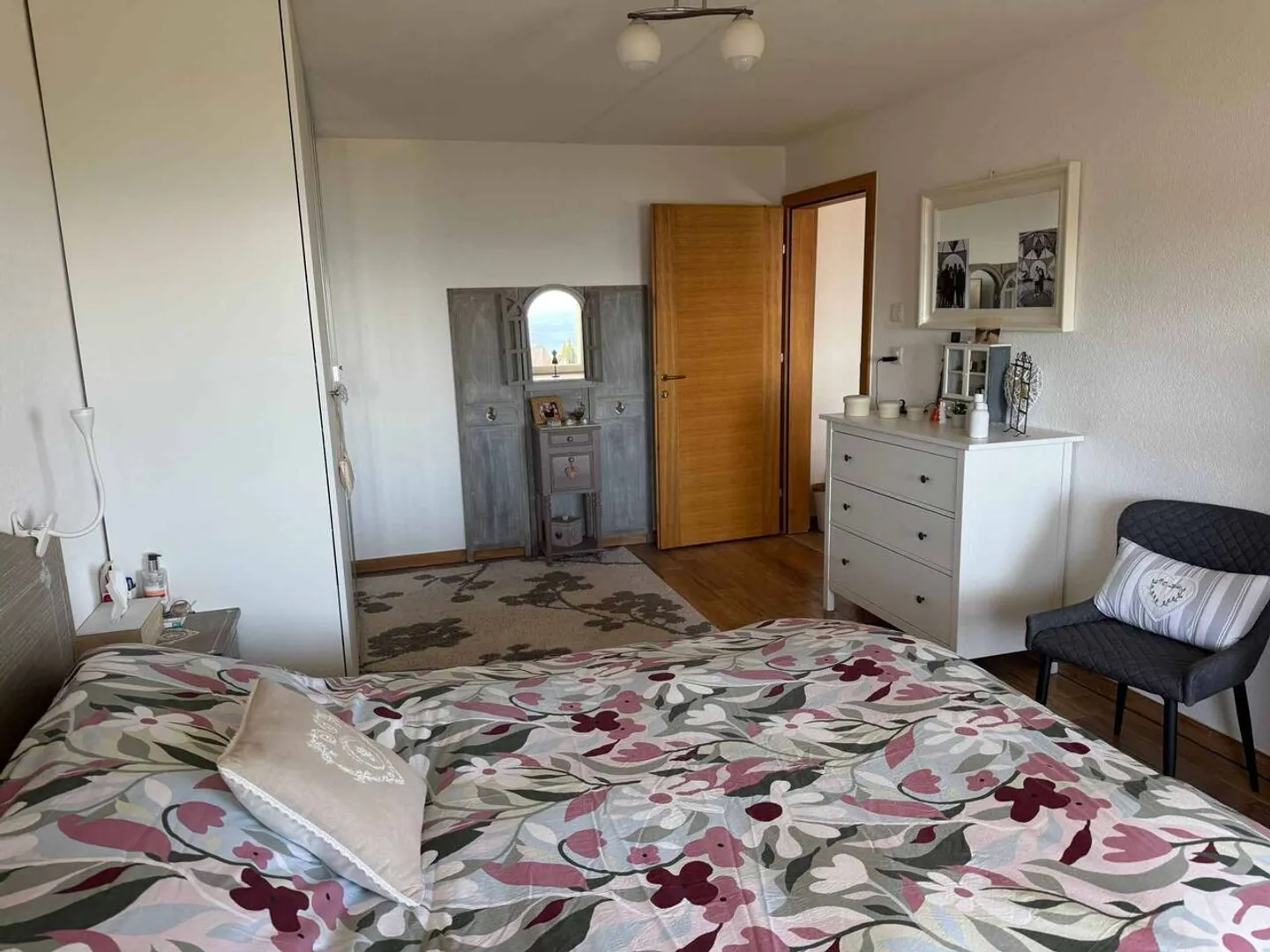 Charming Garden Apartment with Views - Photo 7 of 10