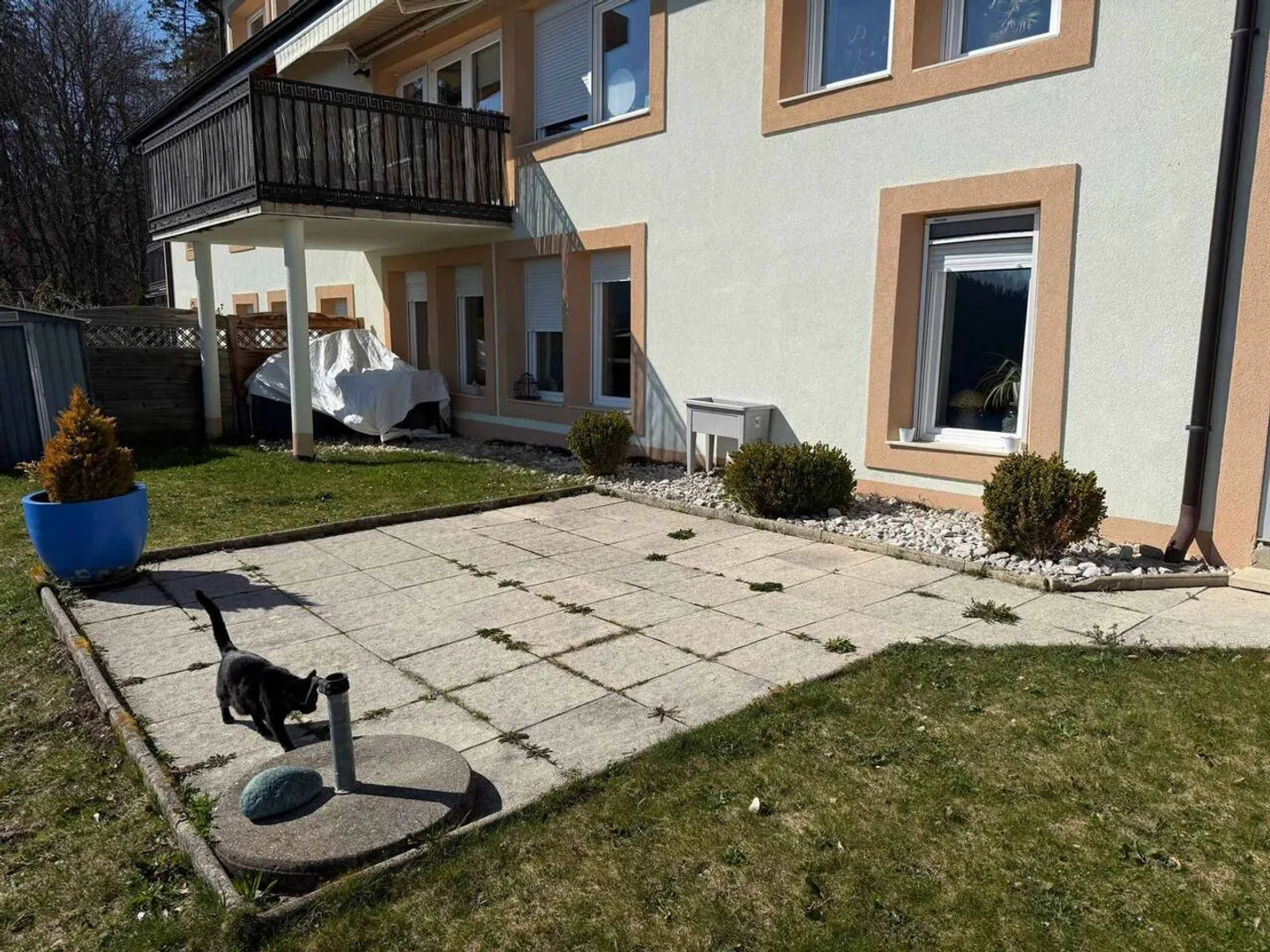 Charming Garden Apartment with Views - Photo 9 of 10