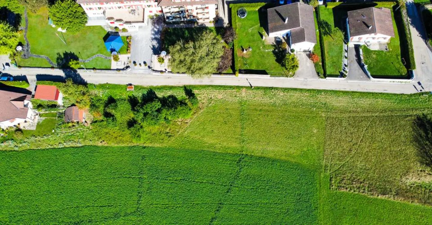 Terreno edificabile di 3'965 m2 Permesso di costruire rilasciato - Foto 5 di 10