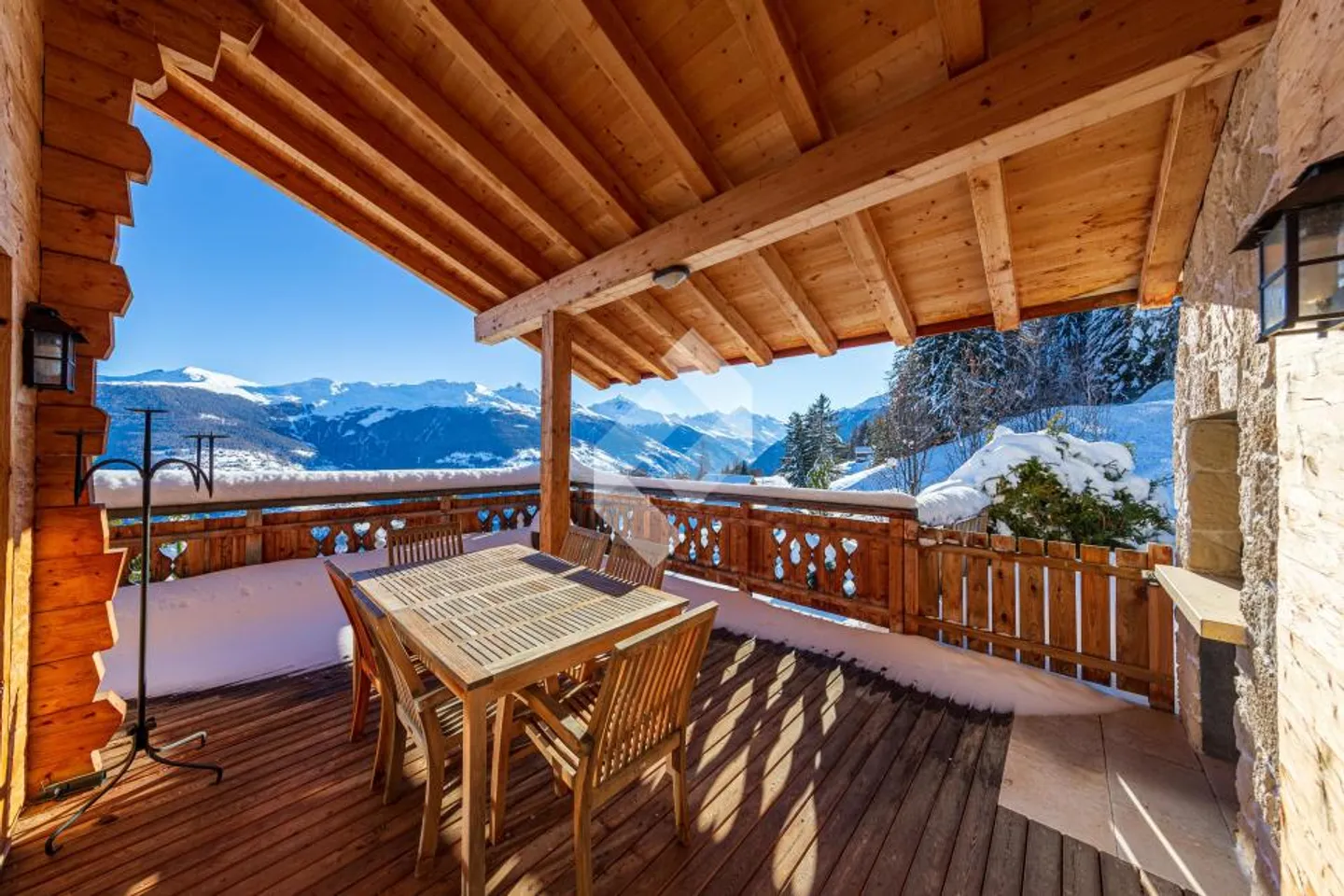 Chalet magnifique de haut standing avec vue panoramique sur les Alpes - Photo 3 sur 13