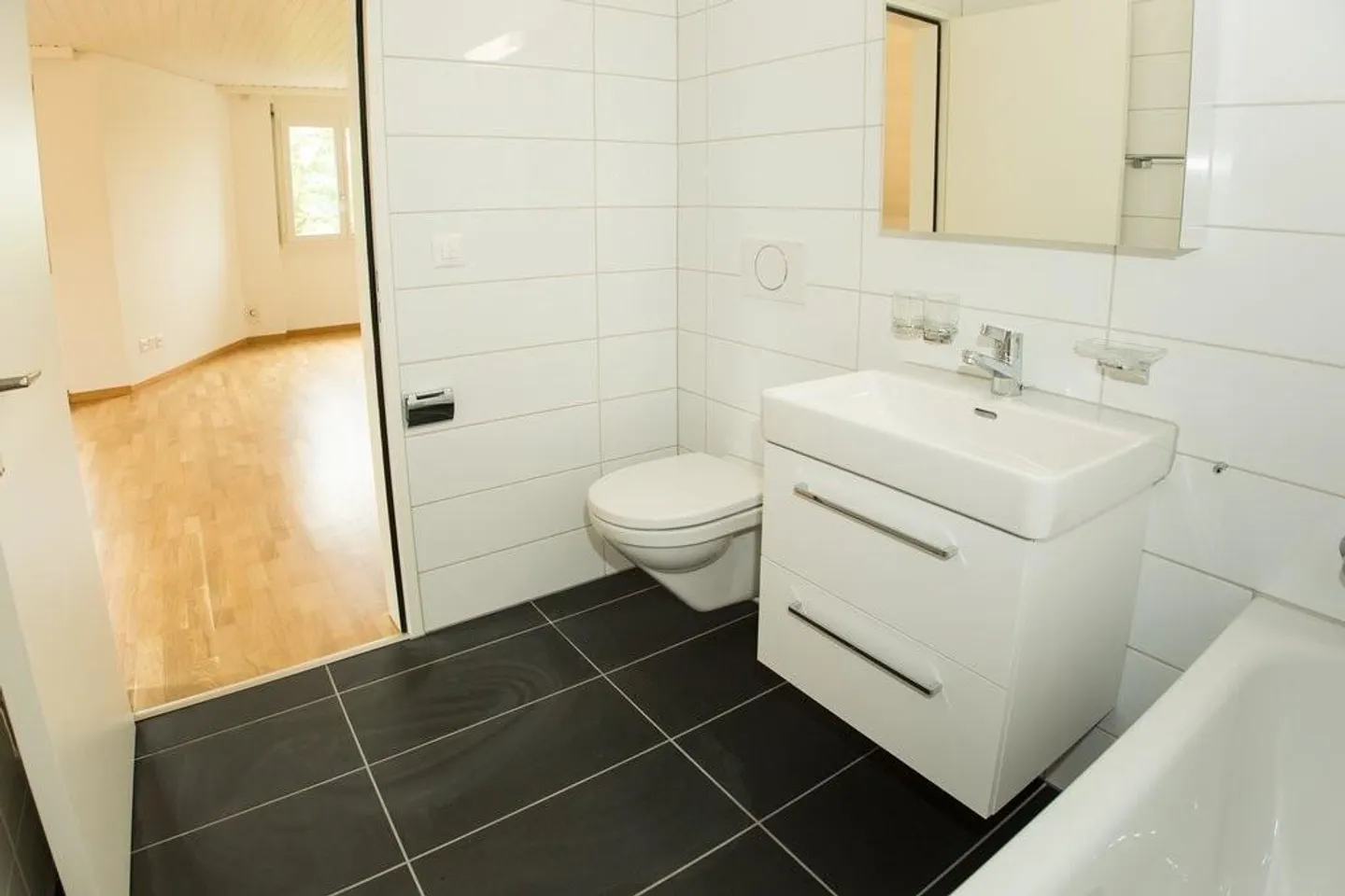 Appartement lumineux avec balcon dans un emplacement central à Herzogenbuchsee - Photo 4 sur 11