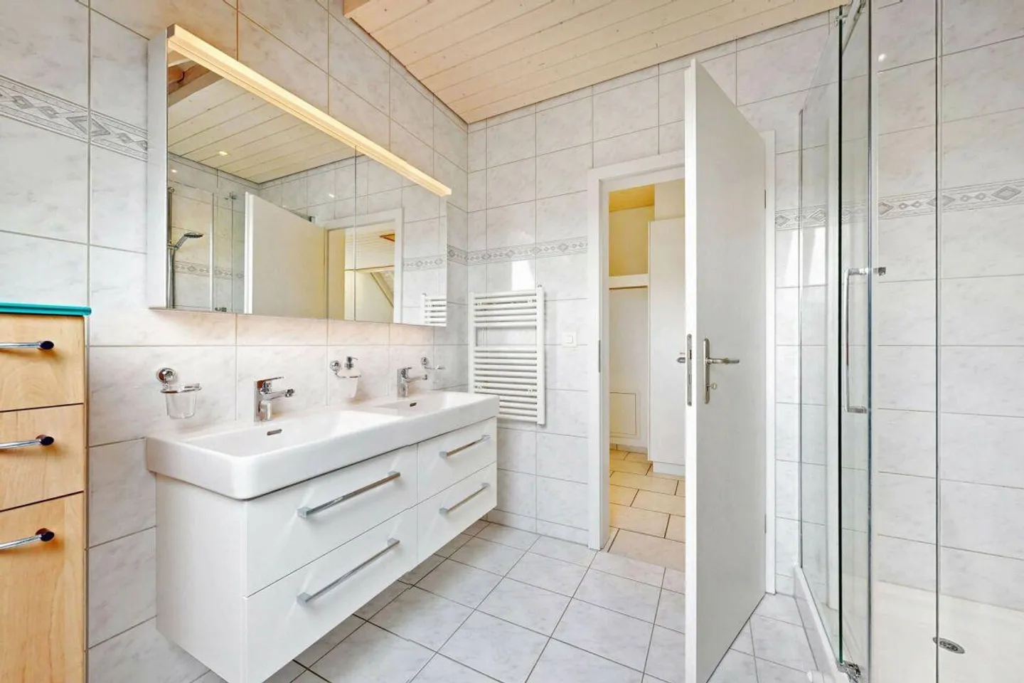 Luminoso appartamento duplex di 3,5 locali in una posizione tranquilla ma centrale - Foto 8 di 19