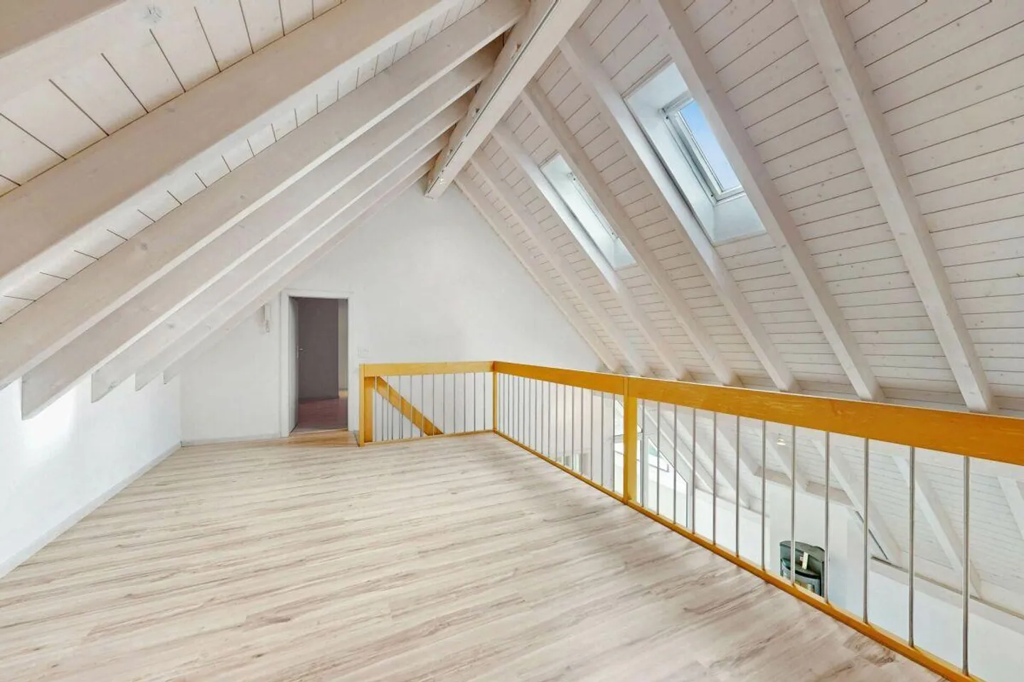 Luminoso appartamento duplex di 3,5 locali in una posizione tranquilla ma centrale - Foto 12 di 19