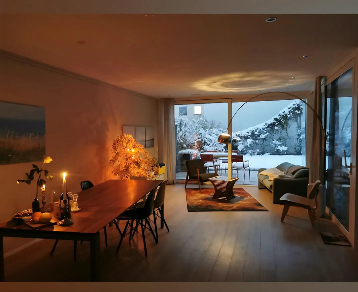 Modernes Einfamilienhaus mit Stadtblick - Foto 3 von 15