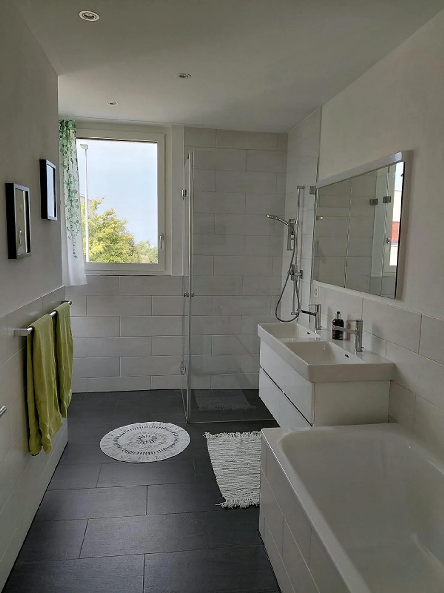 Modernes Einfamilienhaus mit Stadtblick - Foto 6 von 15