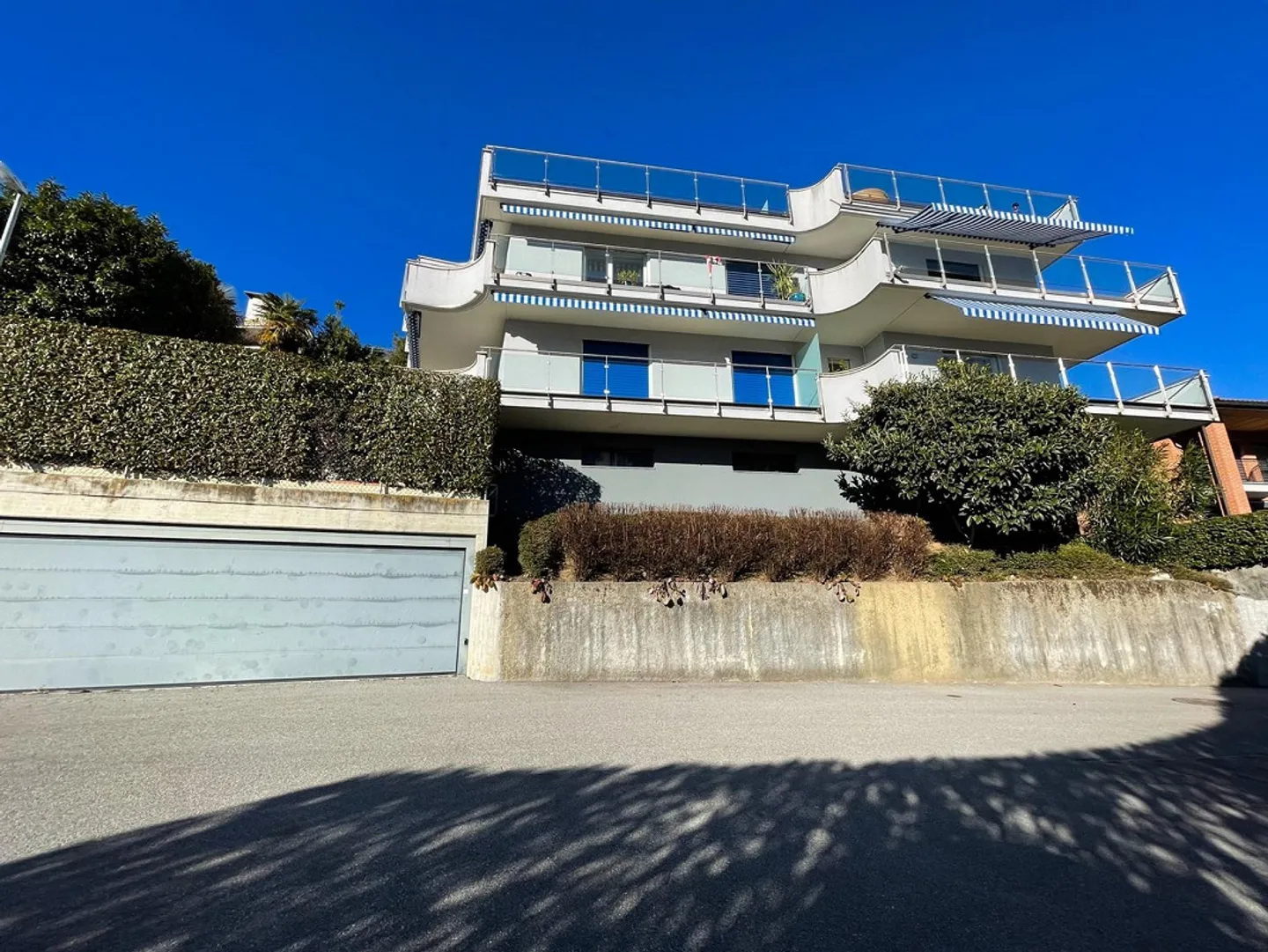 Appartement spectaculaire avec vue sur le lac - Porza - Photo 15 sur 16