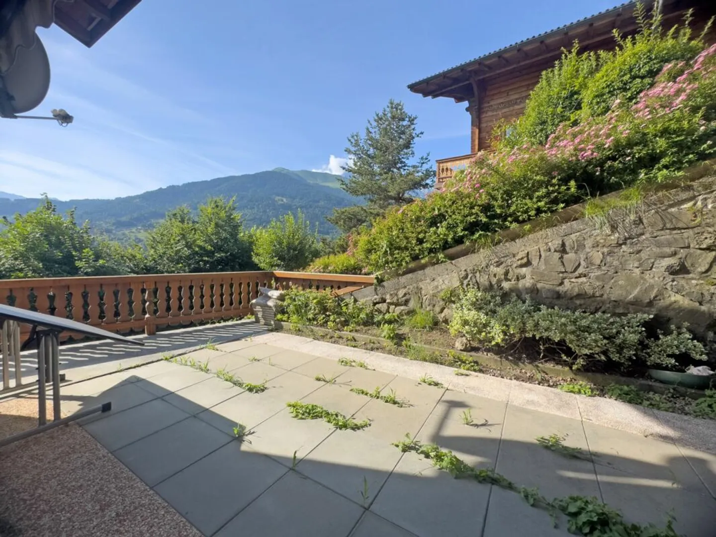 Chalet with 2 apartments of 3.5 rooms, rented. - Photo 14 of 20