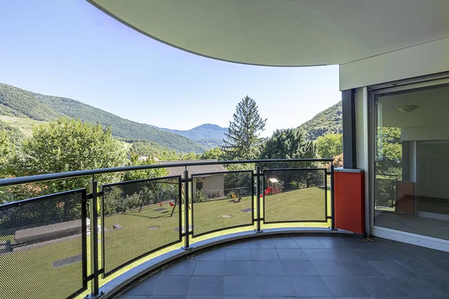 BRIGHT 4.5 ROOMS IN SIGIRINO - Photo 5 of 15
