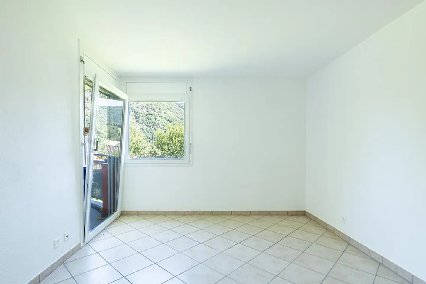 BRIGHT 4.5 ROOMS IN SIGIRINO - Photo 9 of 15