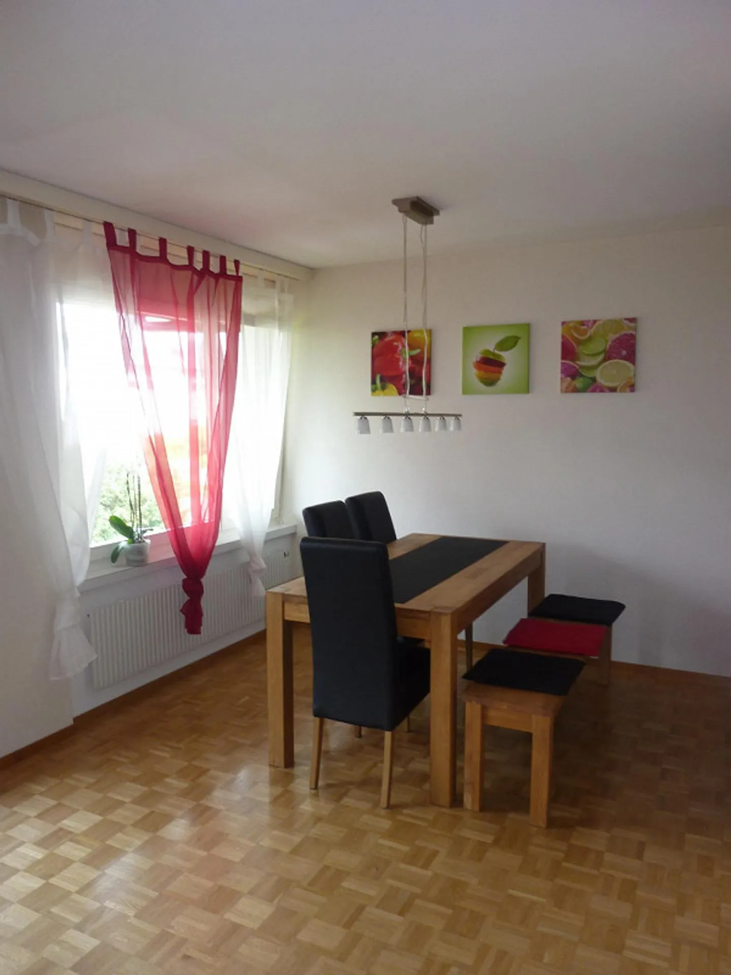 2.5 Room Apartment, 1st Floor - Photo 4 of 7