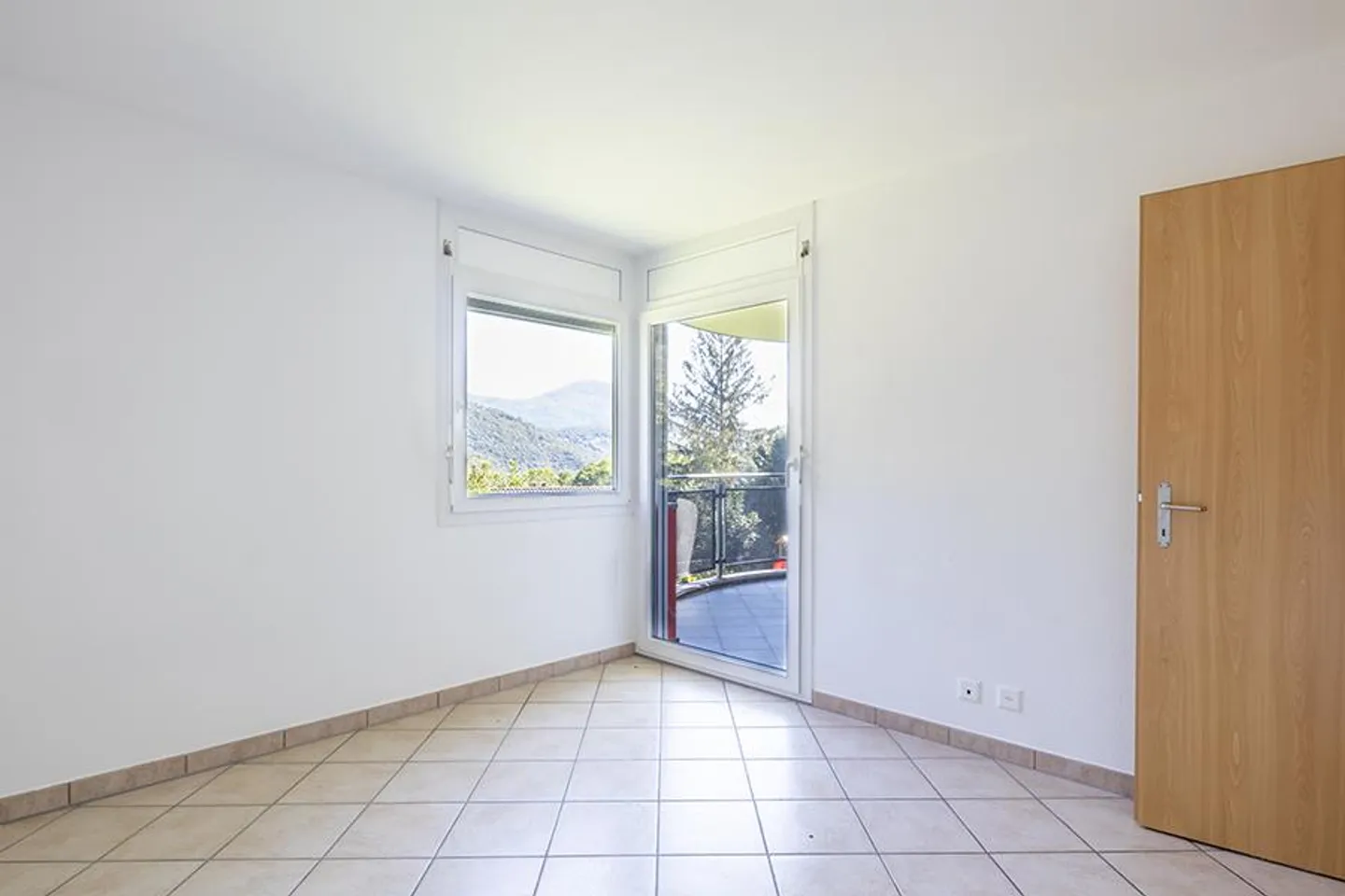 BRIGHT 4.5 ROOMS IN SIGIRINO - Photo 11 of 15