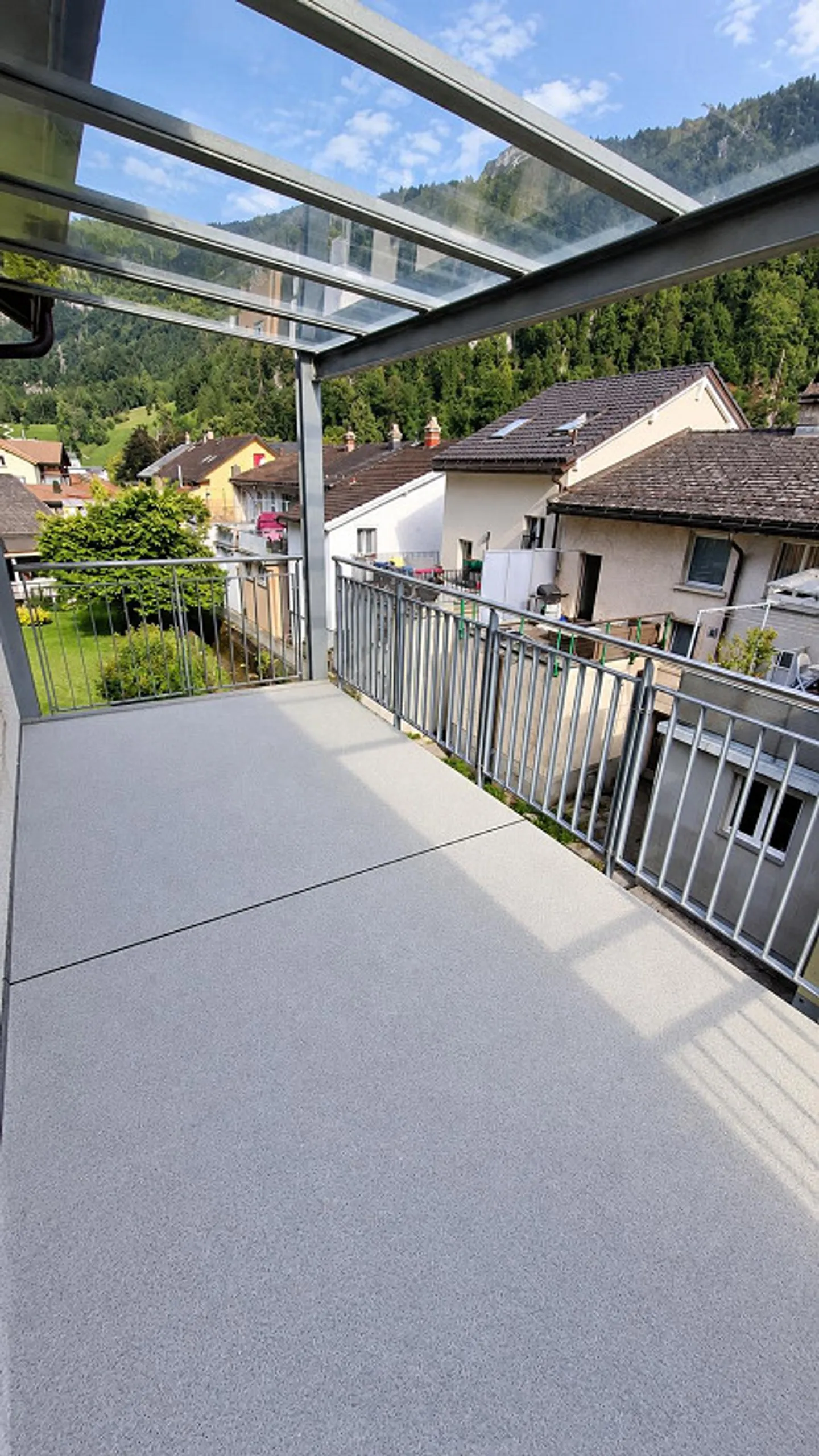 Looking for a new tenant – modern 3.5-room apartment with balcony in Netstal - Photo 6 of 9