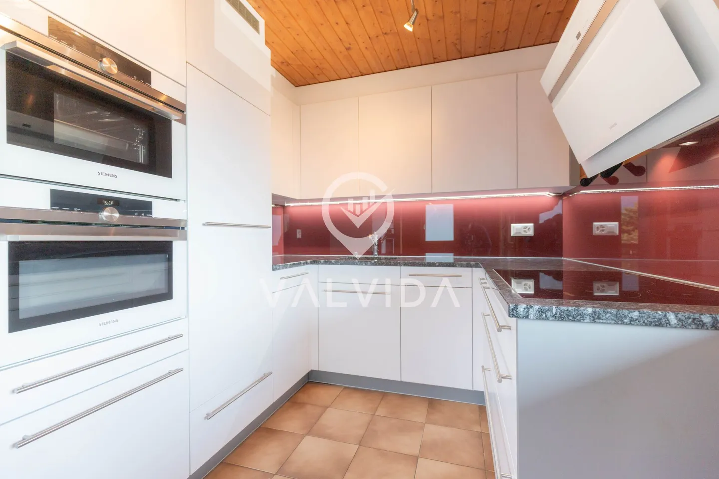 Chalet affascinante con vista spettacolare sopra Varen - Pace, Comfort - Foto 2 di 13