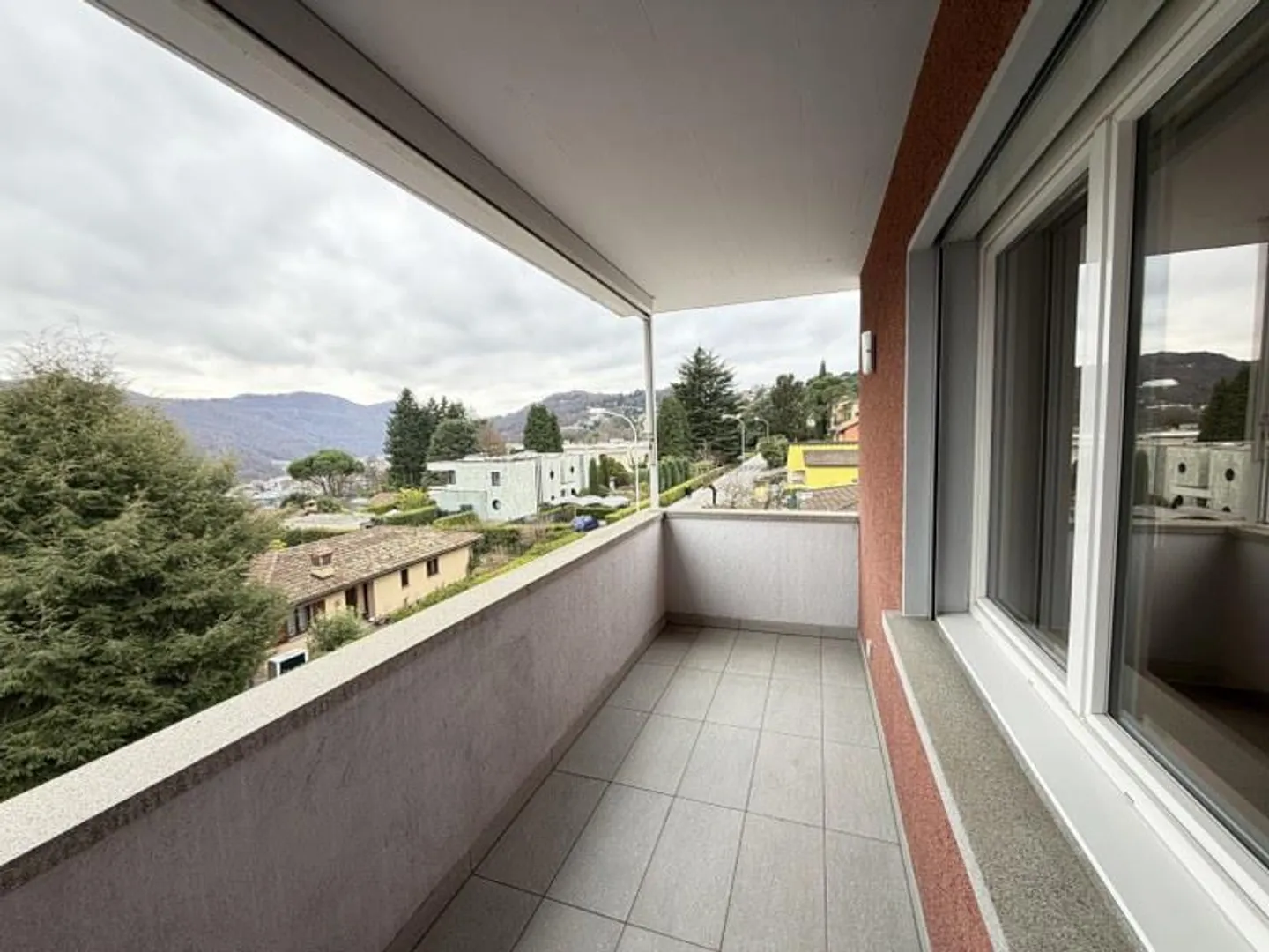 Appartamento Attico 5.5 Locali con Terrazza e Vista Aperta - Foto 12 di 13