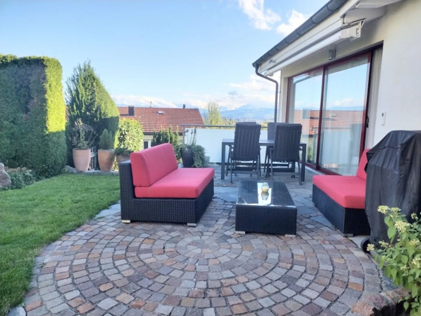 «Vielseitiges 7-Zimmer-Einfamilienhaus in Widen (ideal für Wohnen und Büro)» - Foto 1 von 13