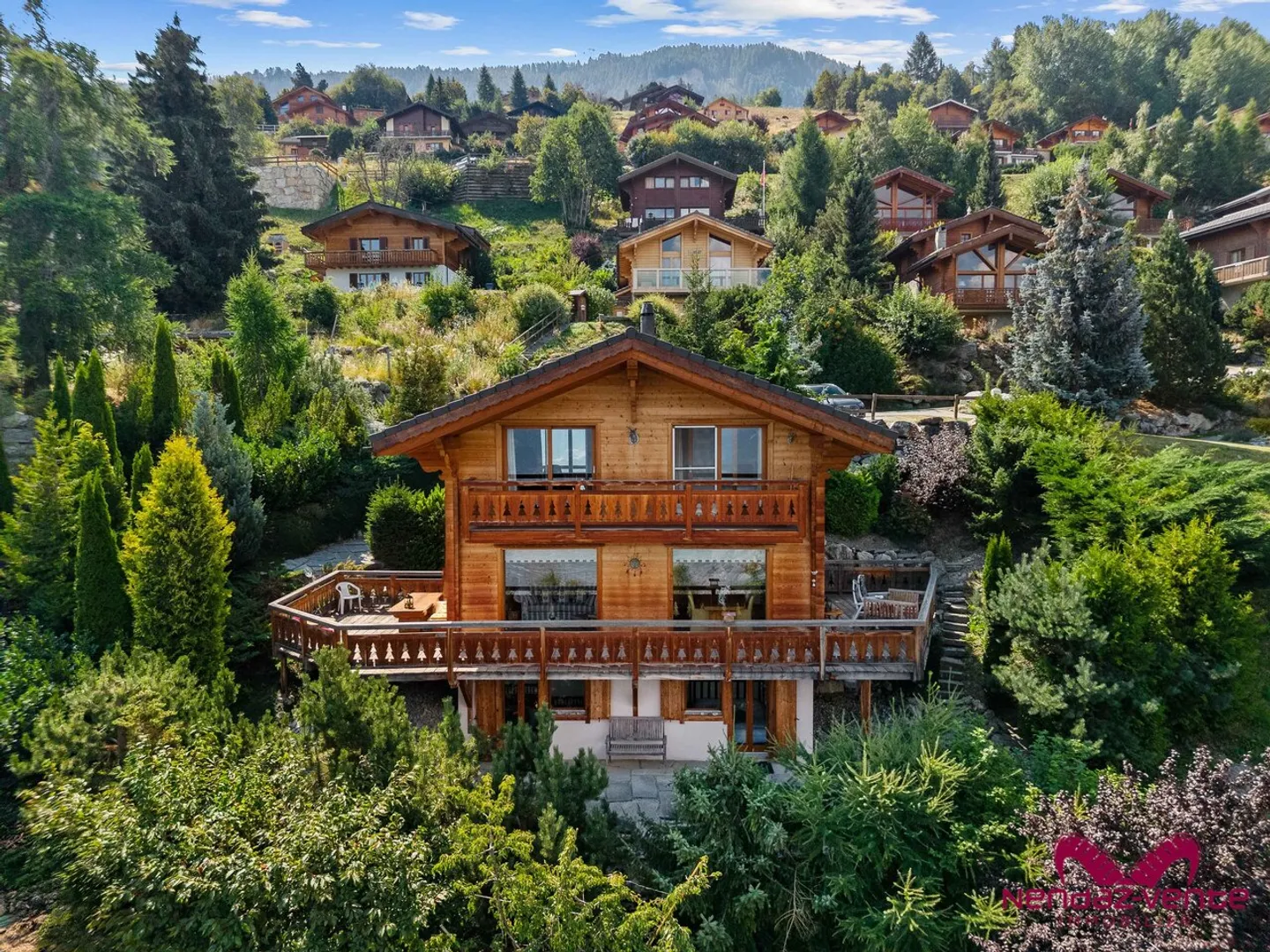 Magnifique chalet 5,5 pièces vue imprenable vente aux étrangers  - Foto 1 di 23
