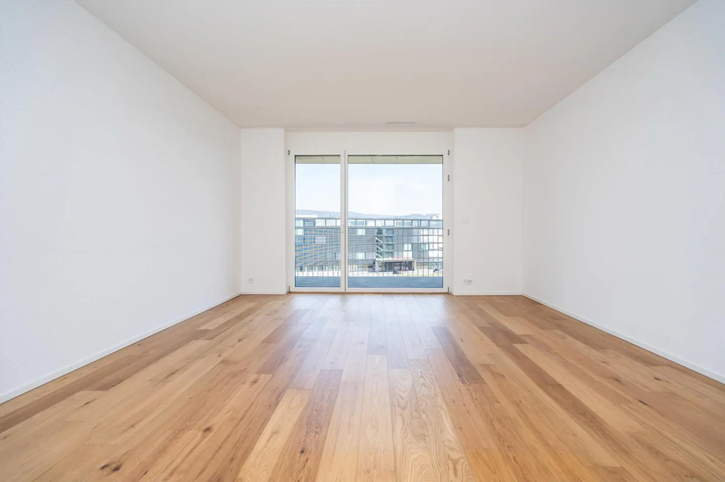 3.5 Room Apartment in Spreitenbach - Photo 4 of 8