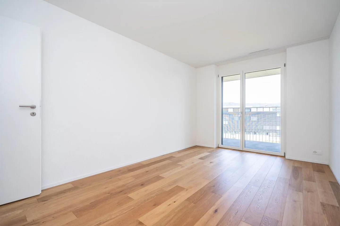 3.5 Room Apartment in Spreitenbach - Photo 5 of 8