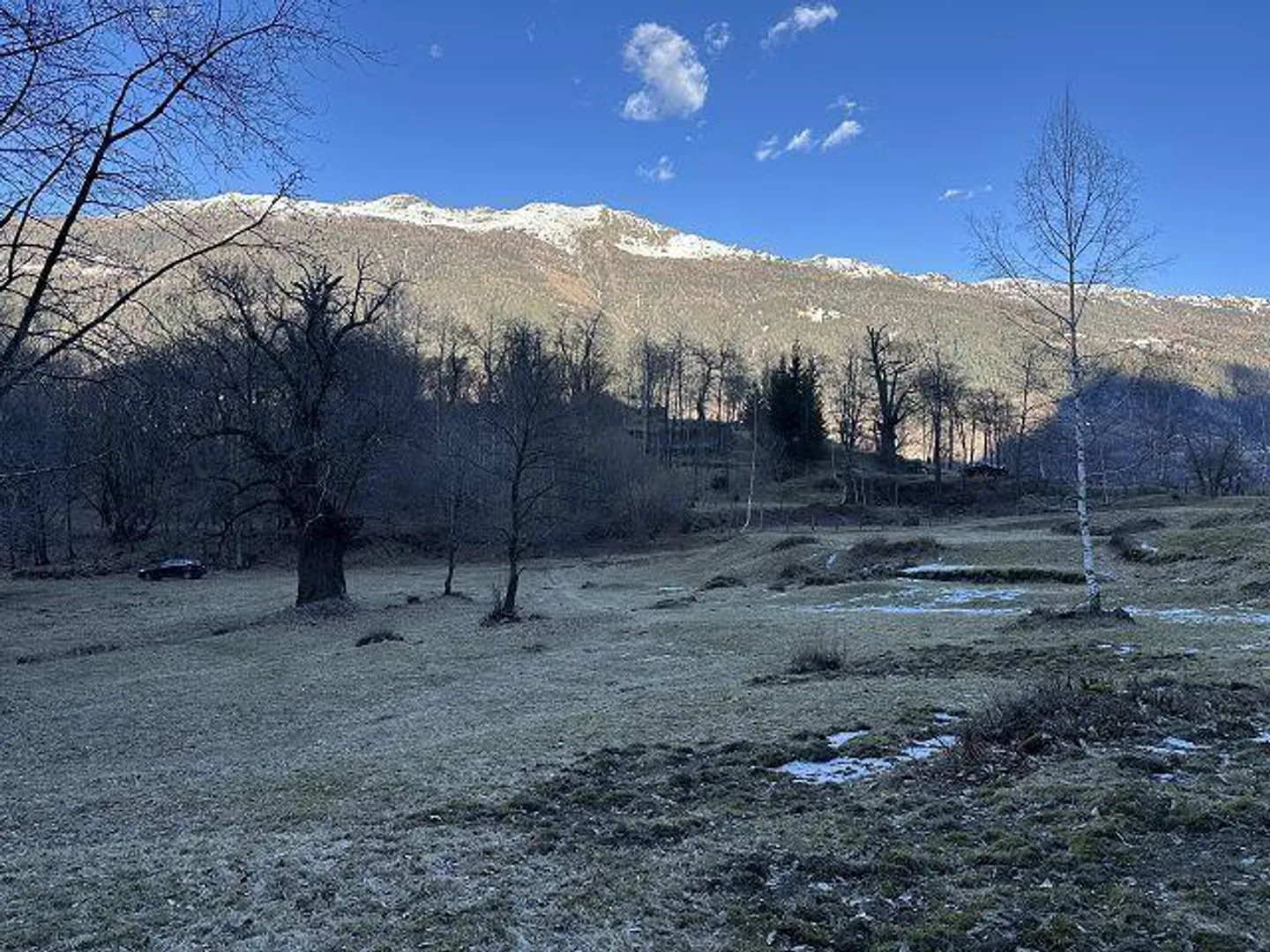 Ruhiges Grundstück mit Bergblick - Foto 5 von 9