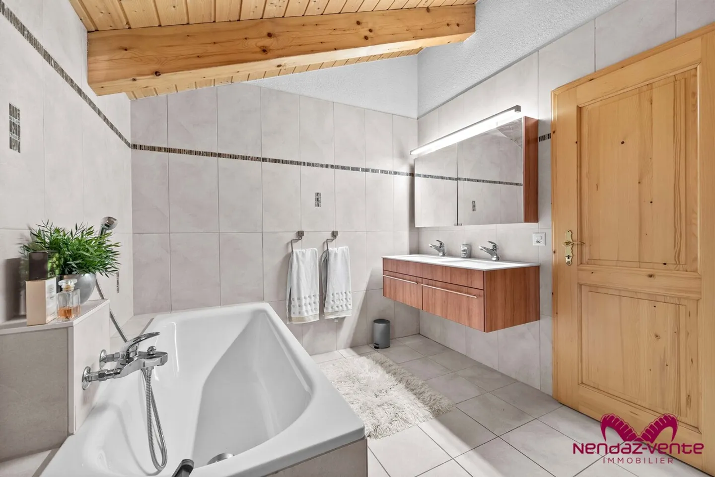 Magnifique chalet 5,5 pièces vue imprenable vente aux étrangers  - Foto 6 di 23