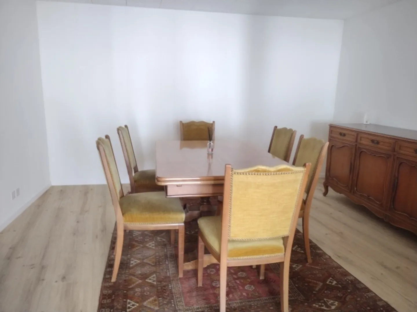 «Vielseitiges 7-Zimmer-Einfamilienhaus in Widen (ideal für Wohnen und Büro)» - Foto 7 von 13