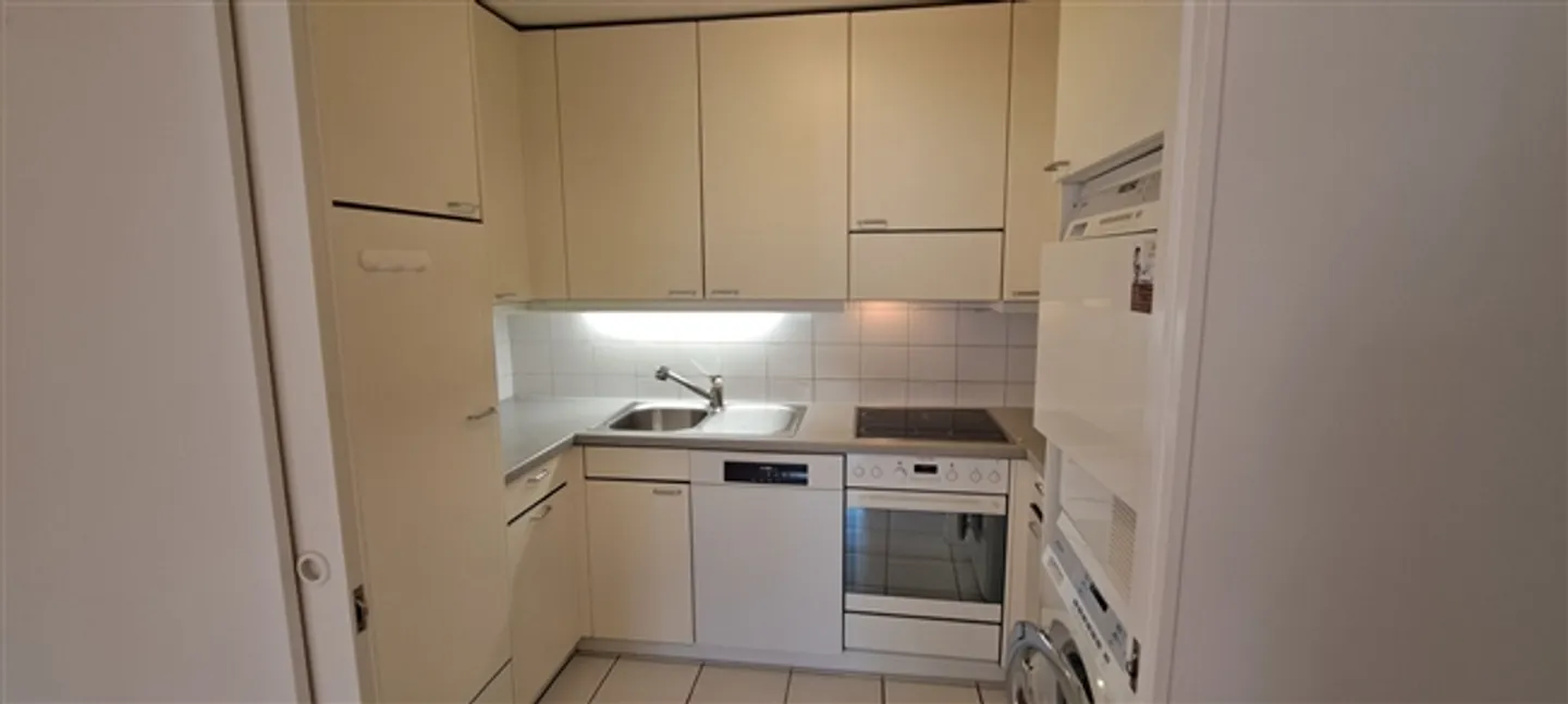 Biel, a 3-room apartment in the heart of the old town - Photo 3 of 7